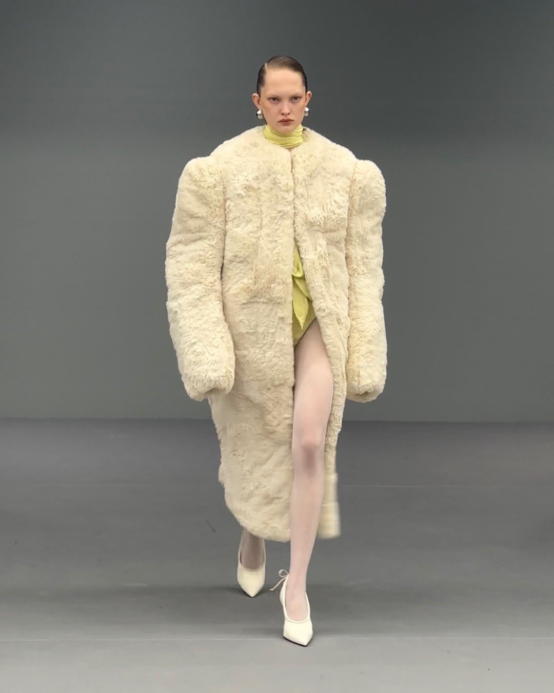 There are two wolves inside Acne Studios FW25