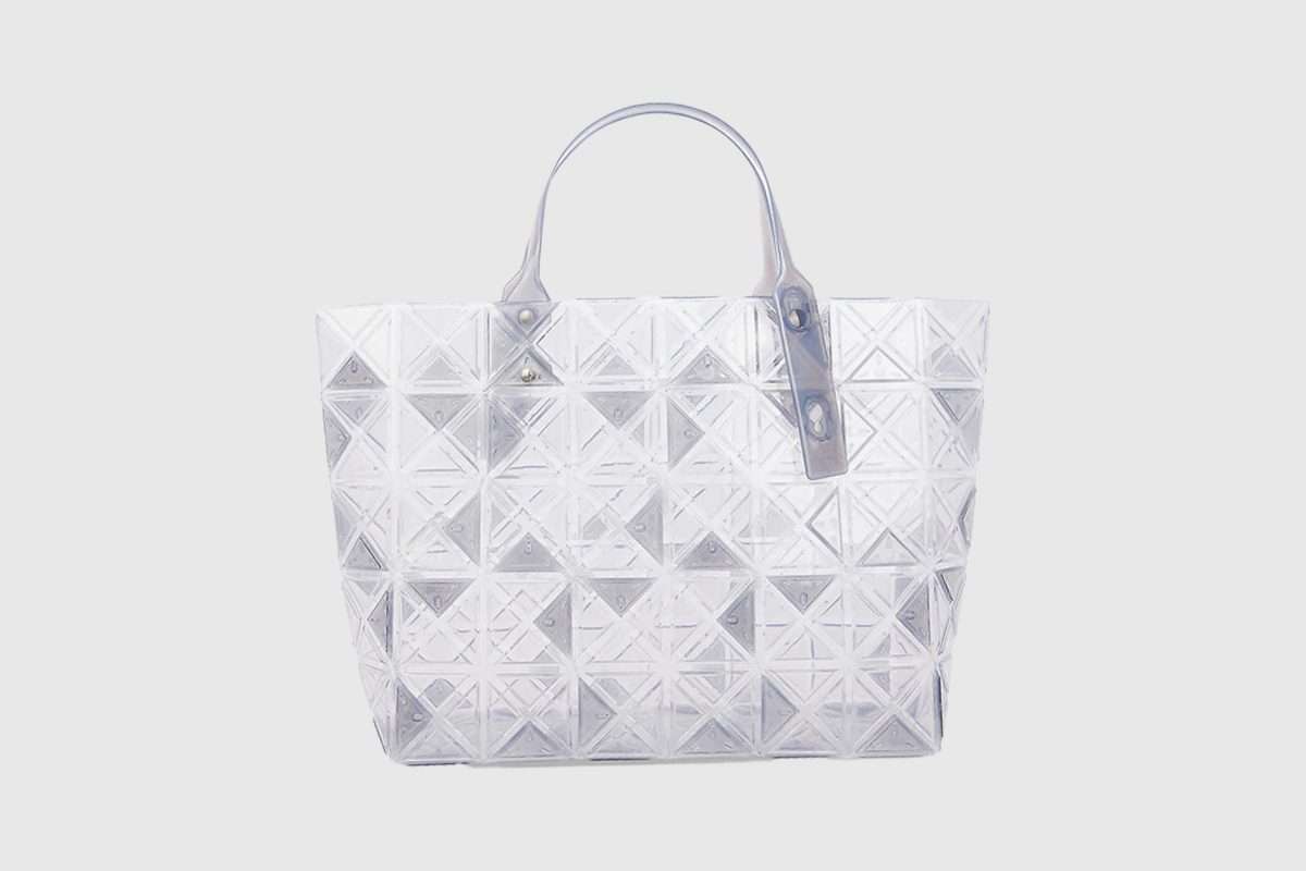 WHAT TO TAKE WITH YOU TO THE SEASIDE THIS SUMMER