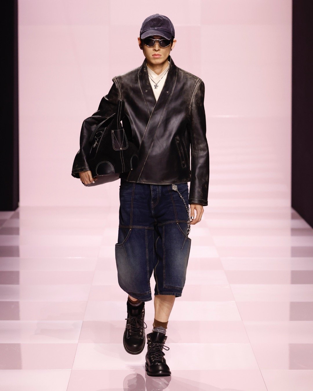 Louis Vuitton really put it in the Louvre for FW25