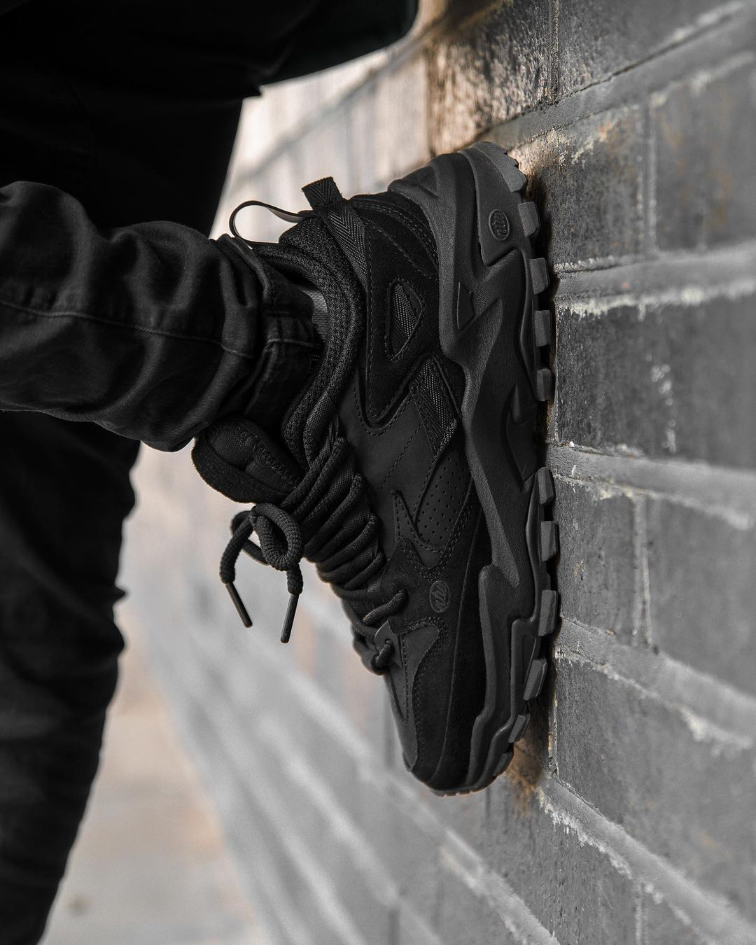 ALL BLACKED OUT: ENTER NOTWOWAYS’ LACUNA