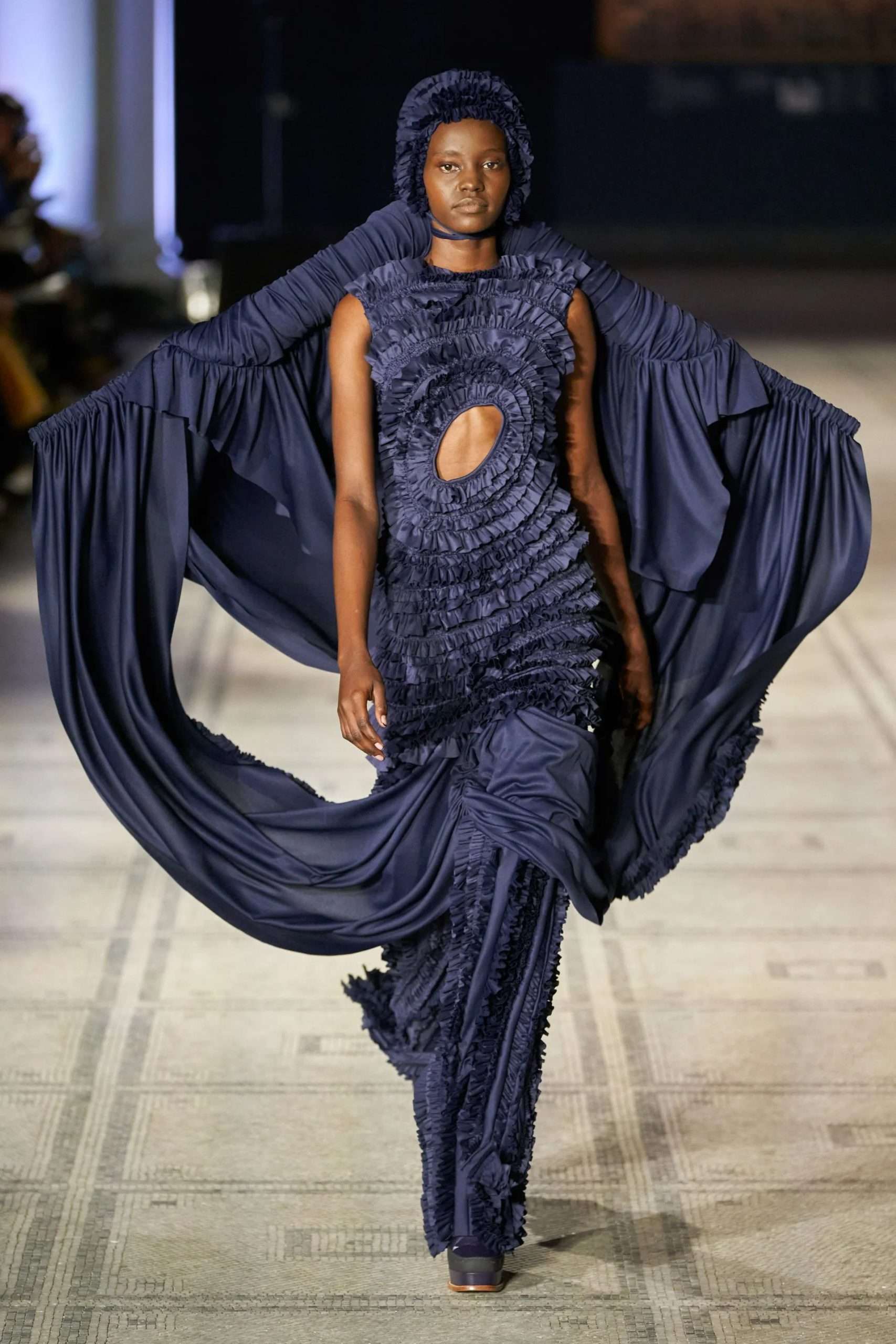 RICHARD MALONE SS22: PROVOKING DICHOTOMIES OF IDENTITY, ANTIQUITY AND CONTROL