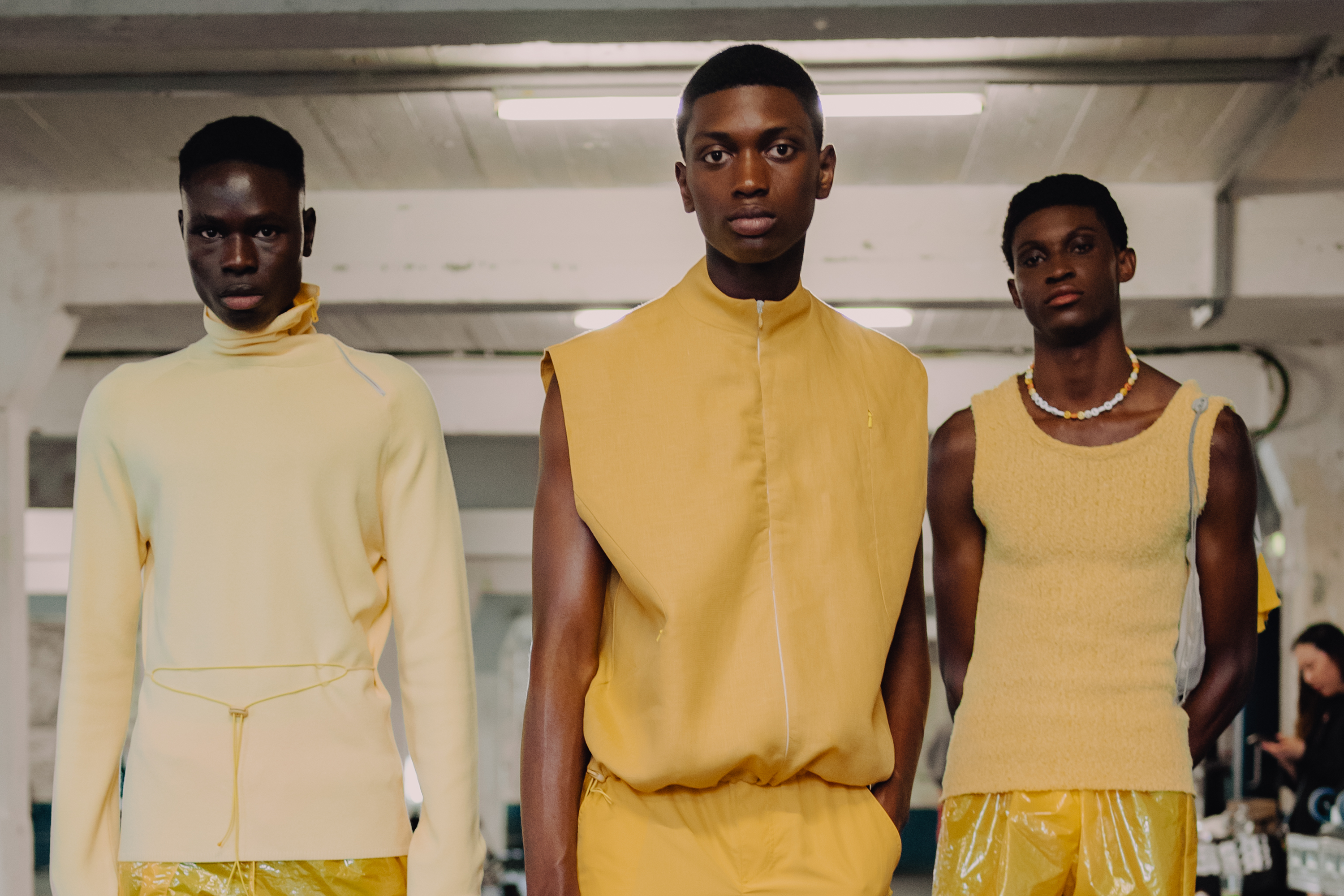 CRABS, CROCS & CRISP LINEN: ROBYN LYNCH BUILDS UPON HER PERSONAL FUTURISM FOR SS23