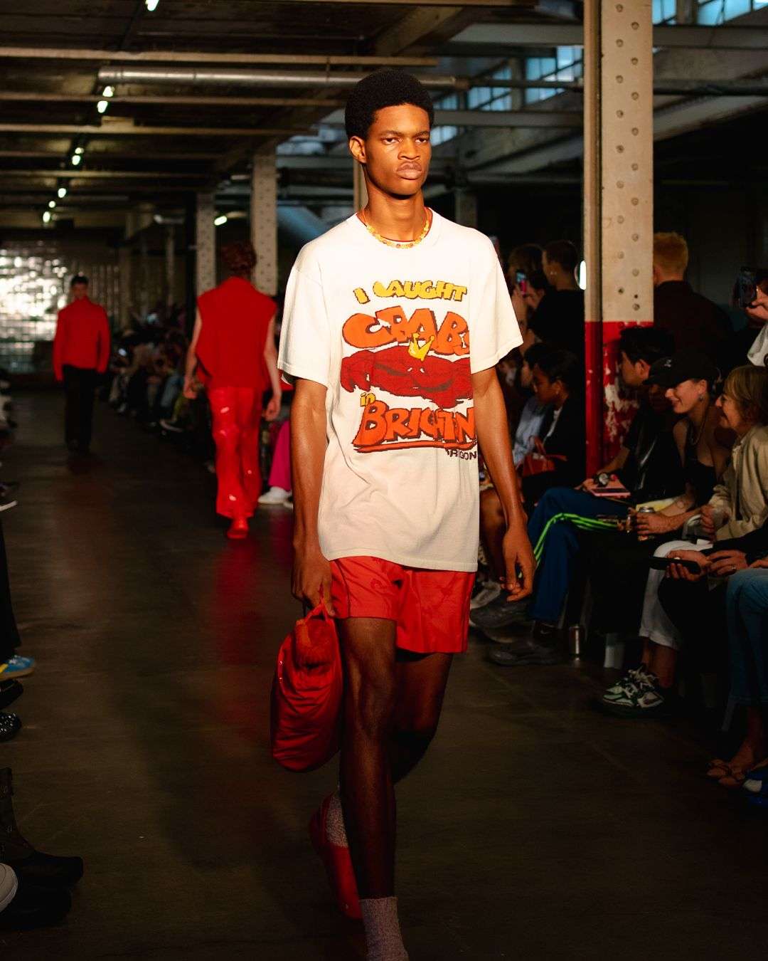 CRABS, CROCS & CRISP LINEN: ROBYN LYNCH BUILDS UPON HER PERSONAL FUTURISM FOR SS23