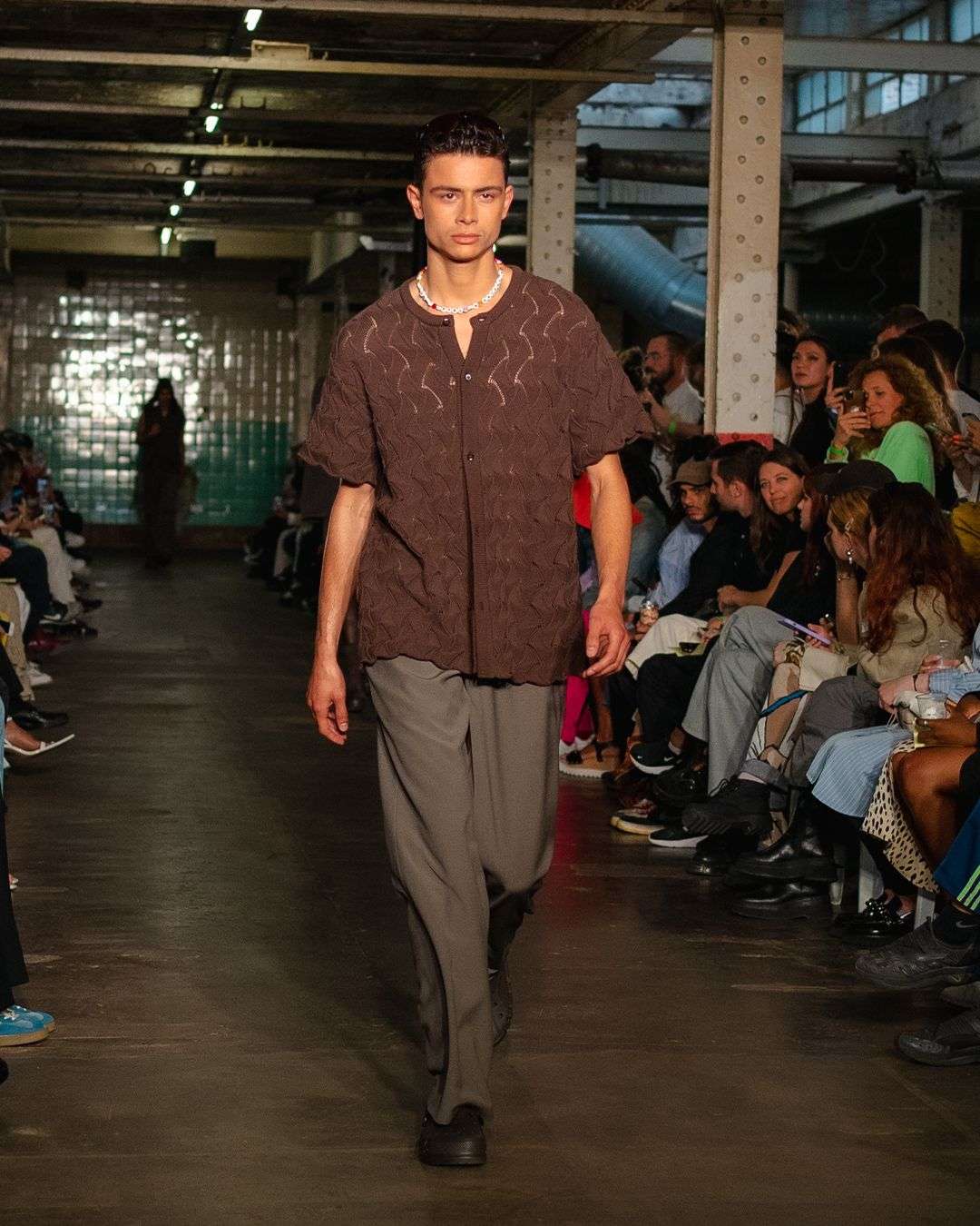 CRABS, CROCS & CRISP LINEN: ROBYN LYNCH BUILDS UPON HER PERSONAL FUTURISM FOR SS23