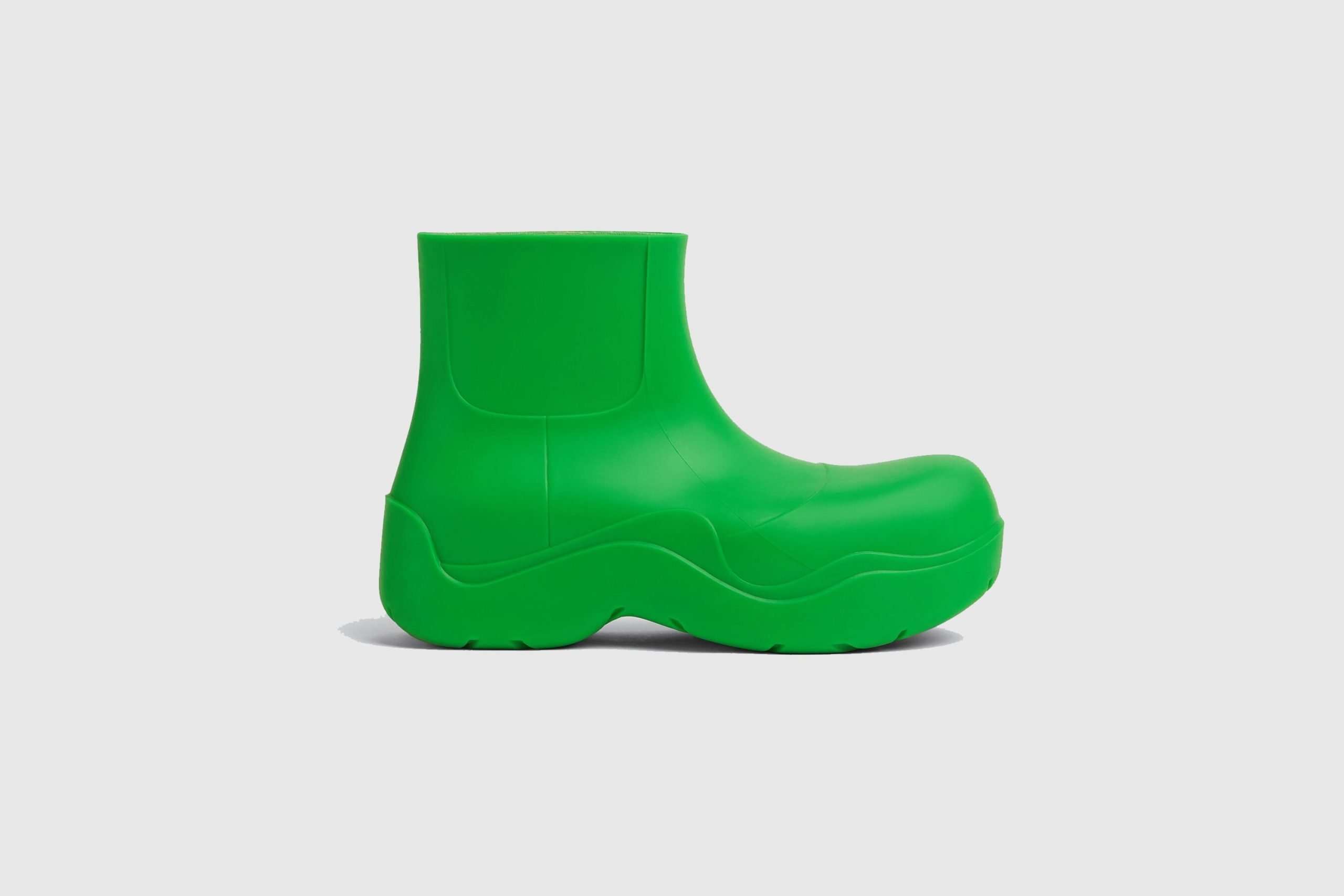 WATERPROOF SEASON IS BACK, HERE’S WHAT YOU NEED FOR IT