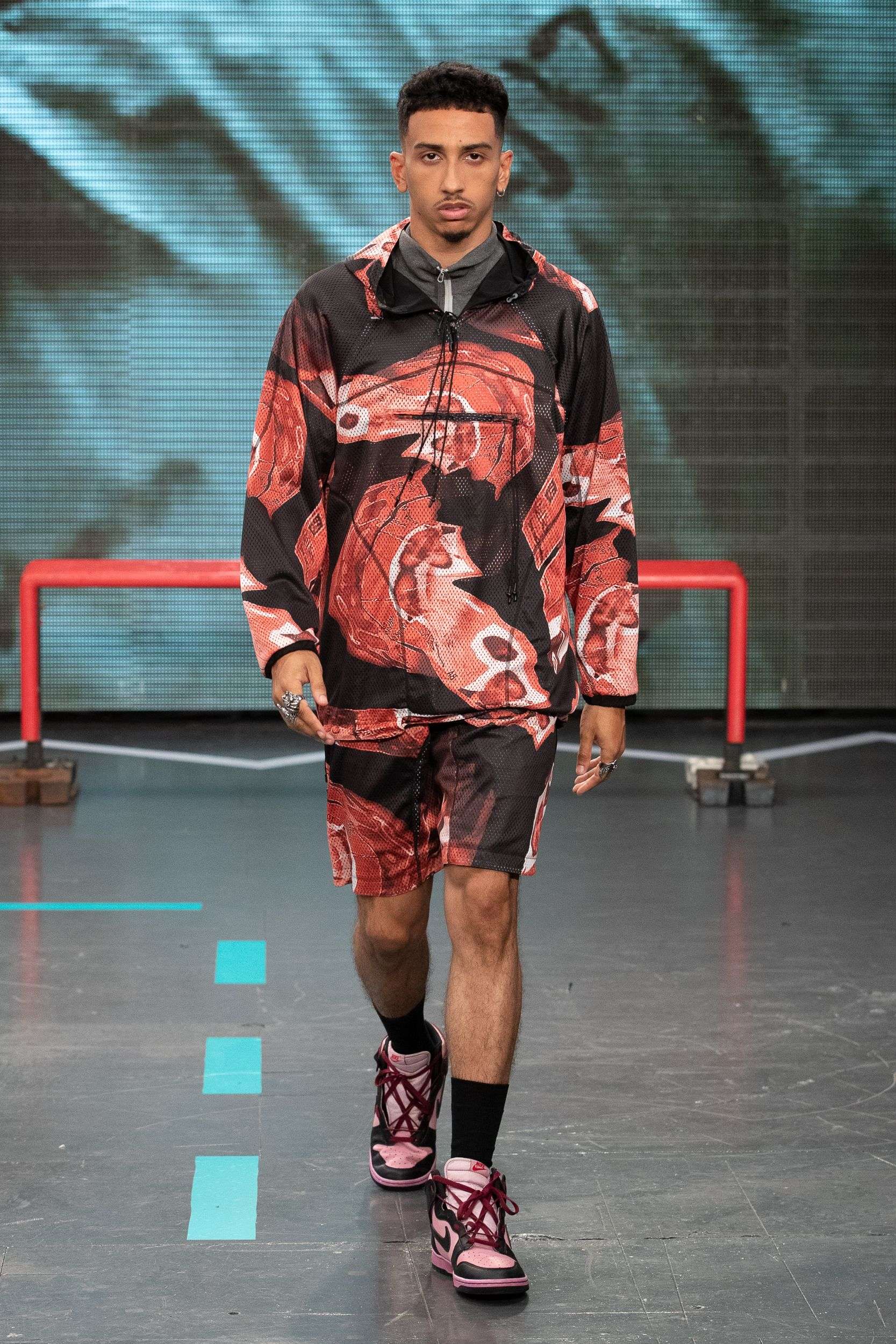 SAUL NASH KICKS OFF LFW BLENDING FUNCTIONALITY WITH SPORTSWEAR