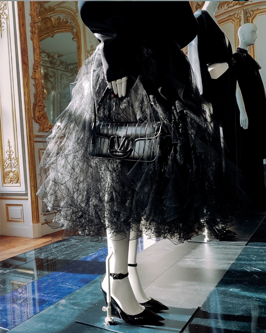 We went to the Valentino Le Noir re-see with Lyas