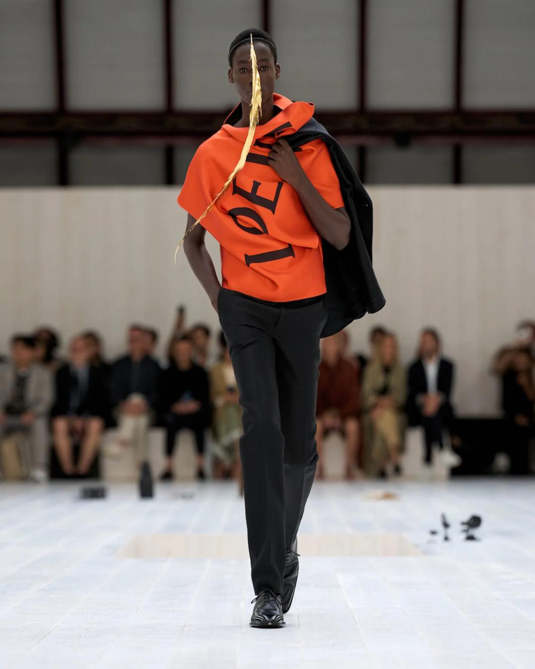 Mice, feathers, and slogan tees at LOEWE SS25