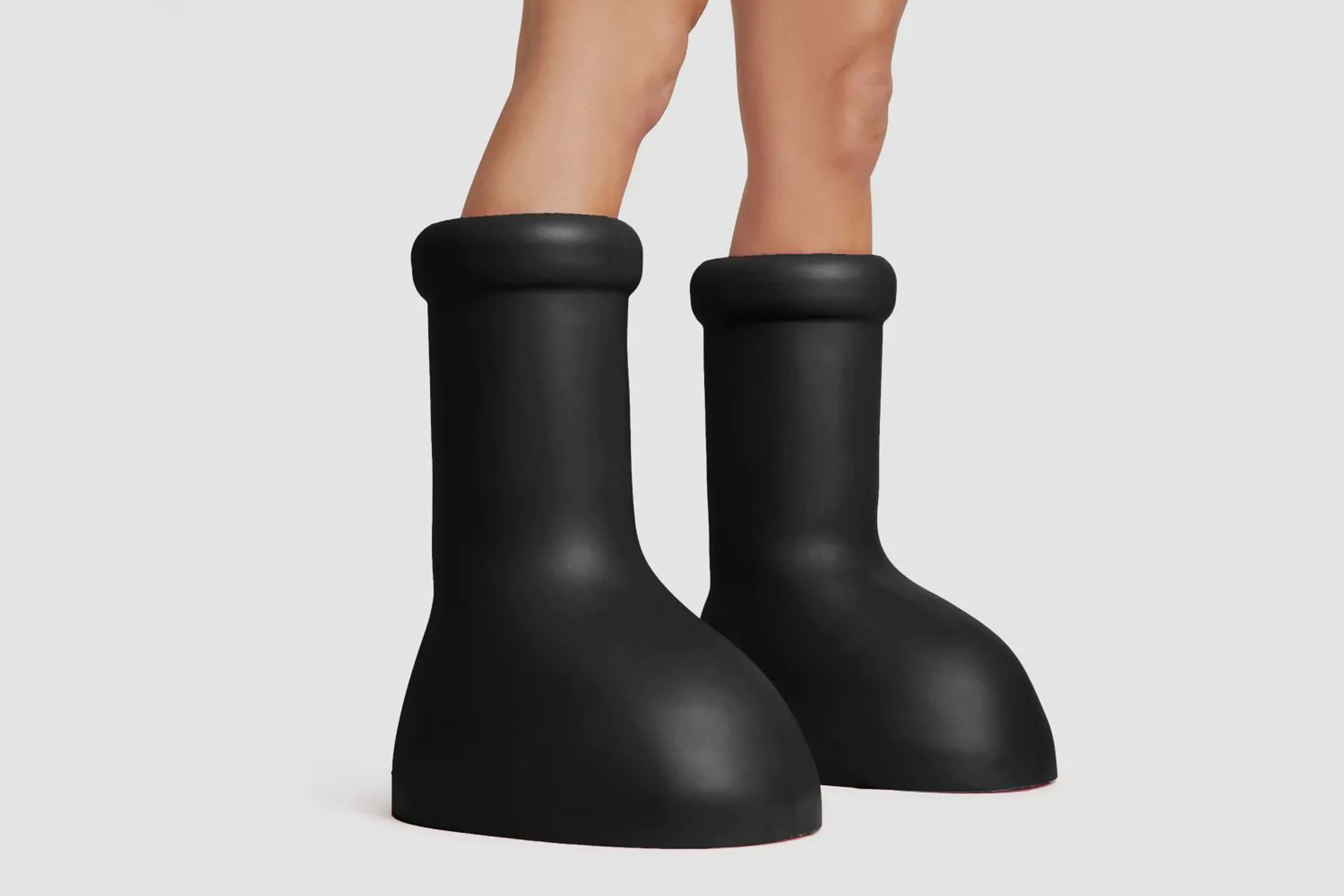 KNOCK-OFFS VS. DUPES: WHY YOU NEED TO KNOW THE DIFFERENCE
