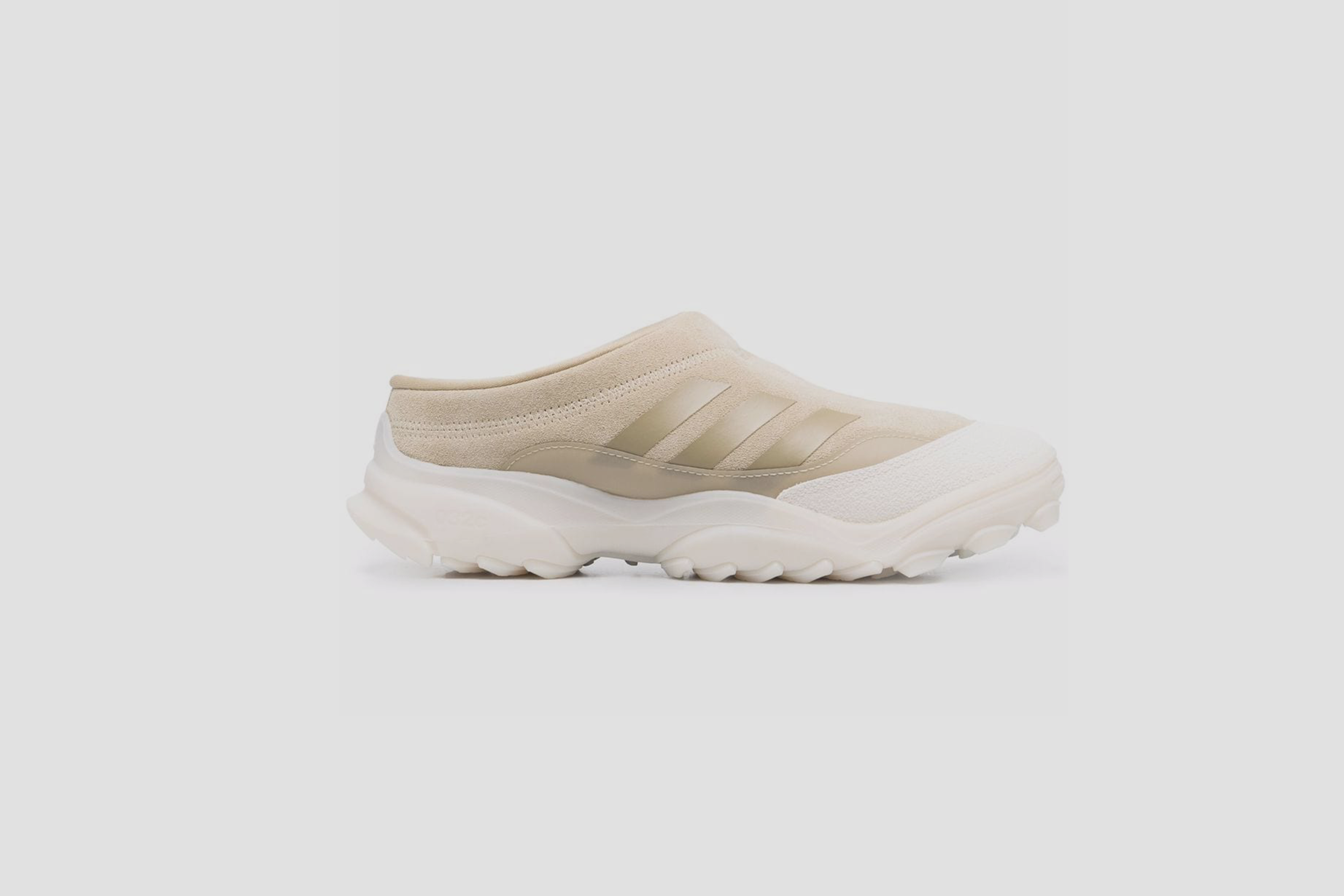 TREAT YOUR FEET TO A COMFORTABLE SLIP-ON EXPERIENCE THIS SUMMER