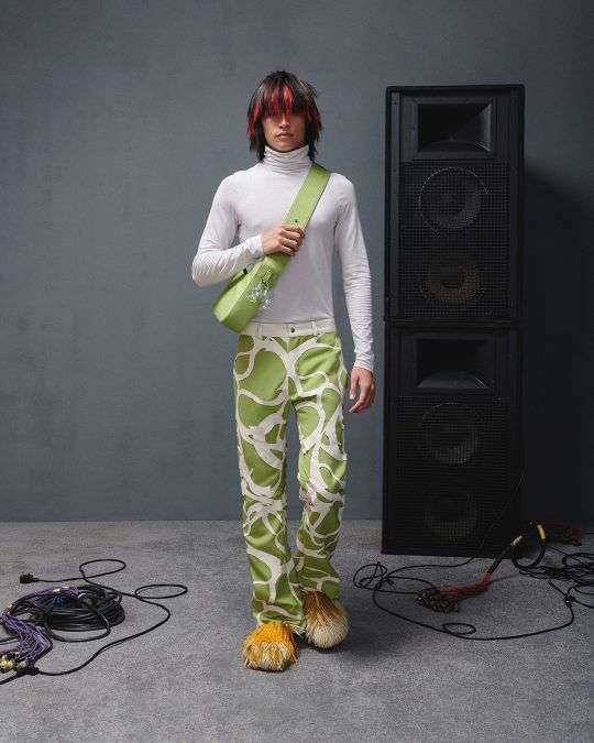AV VATTEV REVISITS THE MUSIC LEGENDS OF THE 70S AND 90S FOR SS22