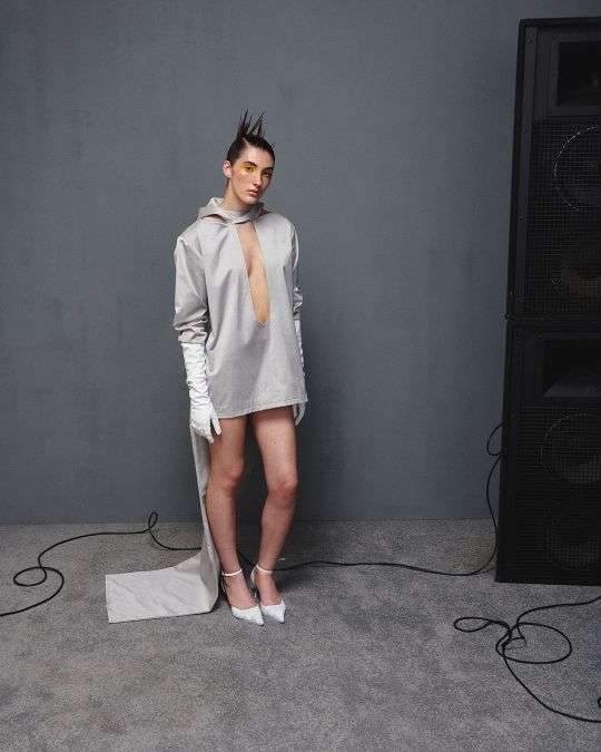 AV VATTEV REVISITS THE MUSIC LEGENDS OF THE 70S AND 90S FOR SS22