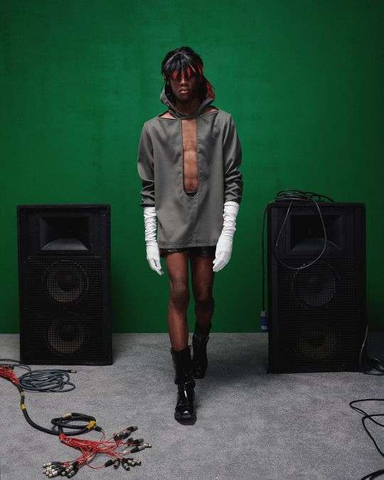 AV VATTEV REVISITS THE MUSIC LEGENDS OF THE 70S AND 90S FOR SS22