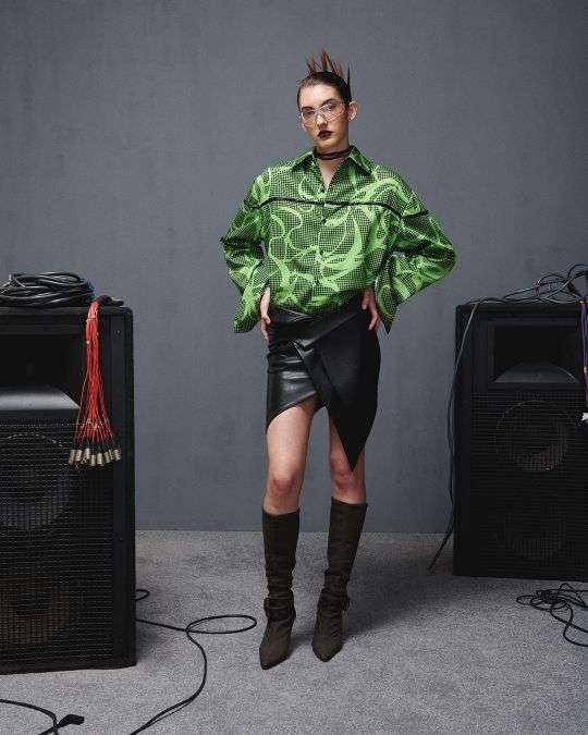 AV VATTEV REVISITS THE MUSIC LEGENDS OF THE 70S AND 90S FOR SS22