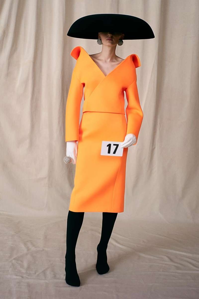 DEMNA GVASALIA BRINGS BACK COUTURE TO BALENCIAGA FOR AN ERA-DEFINING SHOW