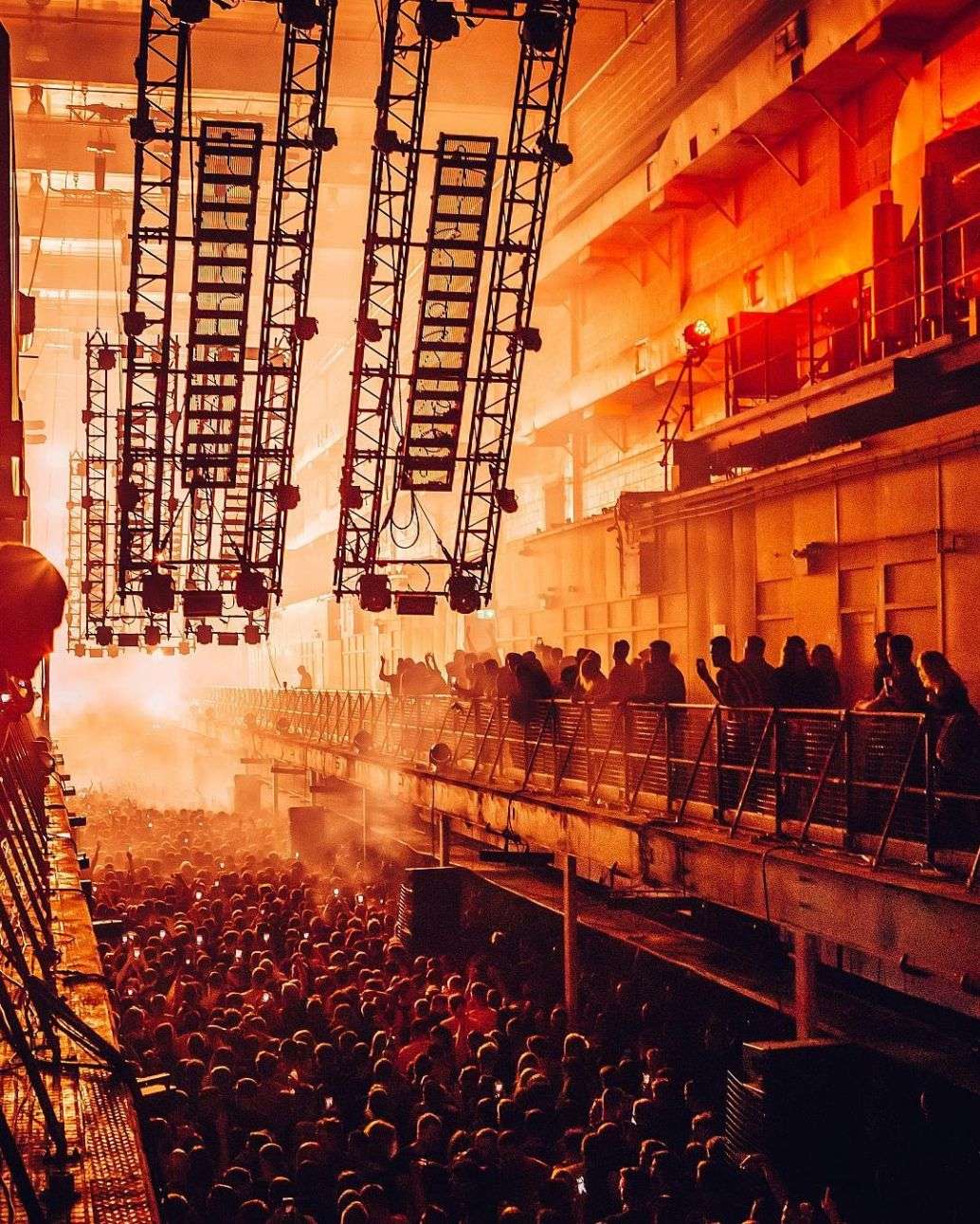 DENIM TENNIS & LV EXHIBITIONS: YOUR MIDWEEK BRIEFING