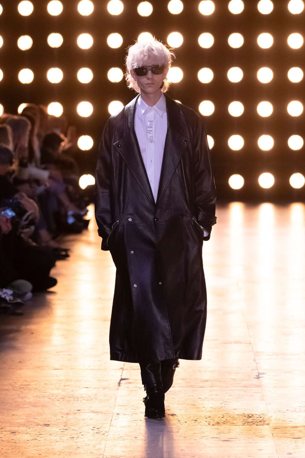 HEDI SLIMANE PRESENTS A STAR-STUDDED ROCK RENAISSANCE AT CELINE HOMME SS23 SHOW