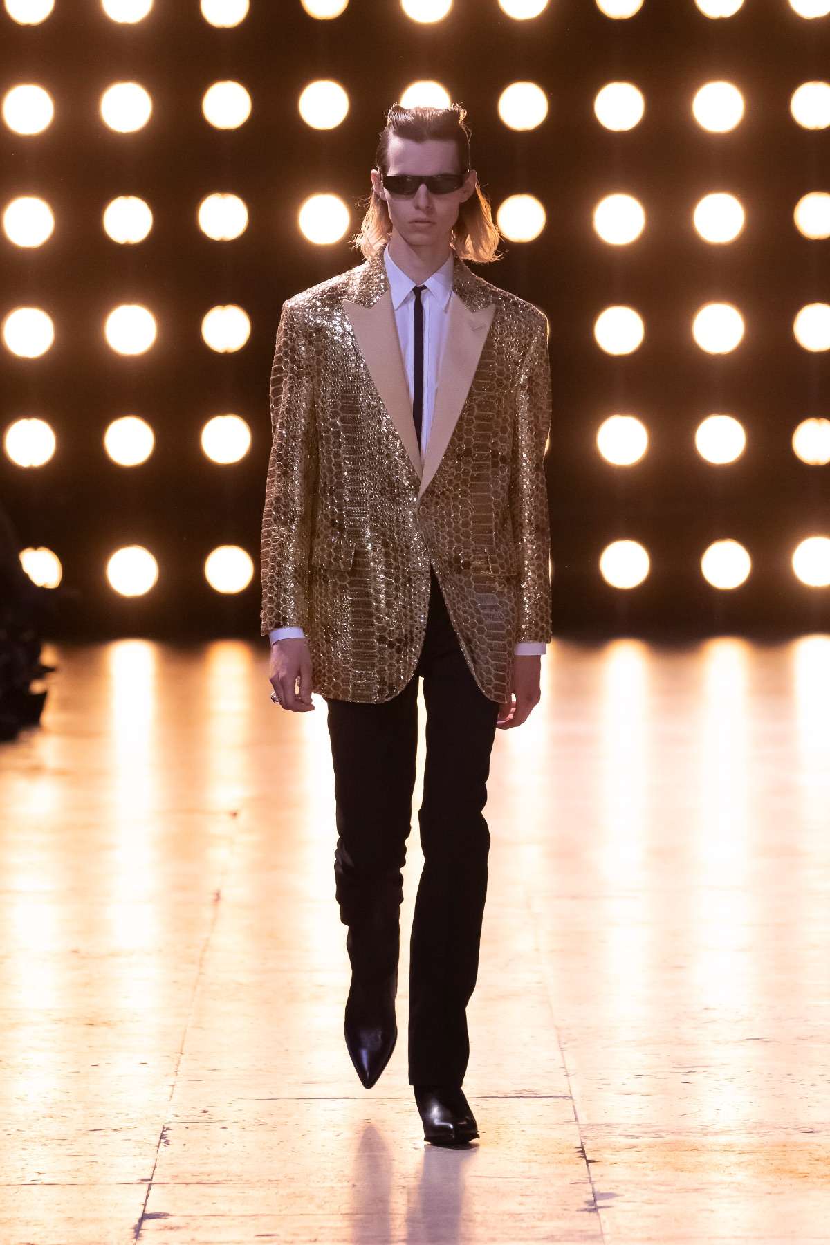HEDI SLIMANE PRESENTS A STAR-STUDDED ROCK RENAISSANCE AT CELINE HOMME SS23 SHOW