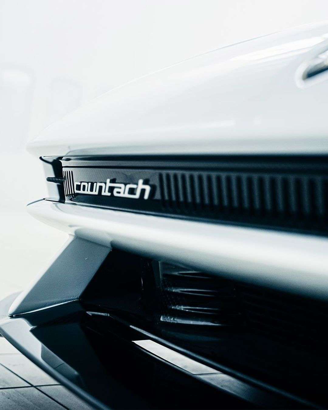 THE 2021 LAMBORGHINI COUNTACH - REVIVAL OF A POP CULTURE ICON