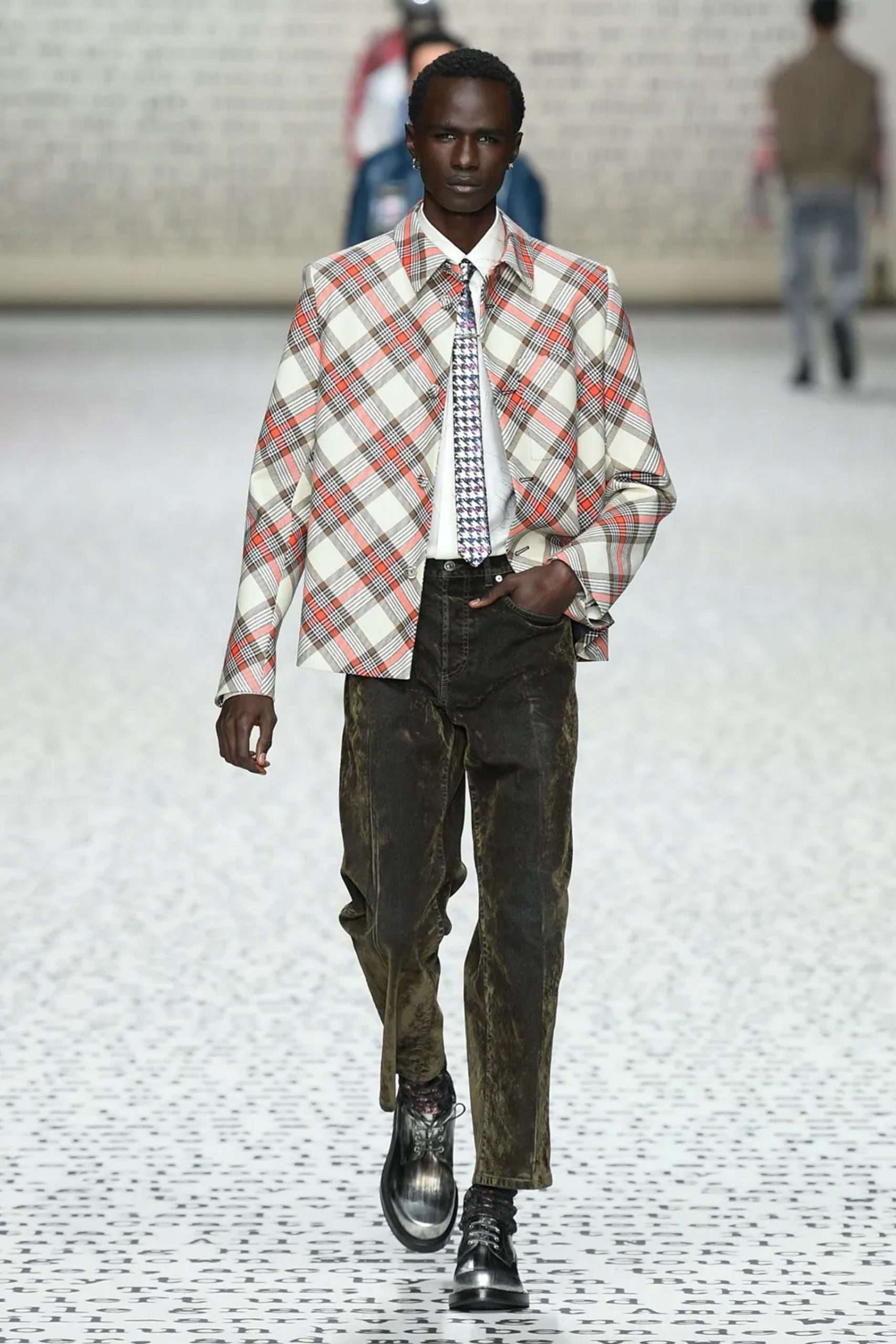 KIM JONES TAKES DIOR ‘ON THE ROAD’