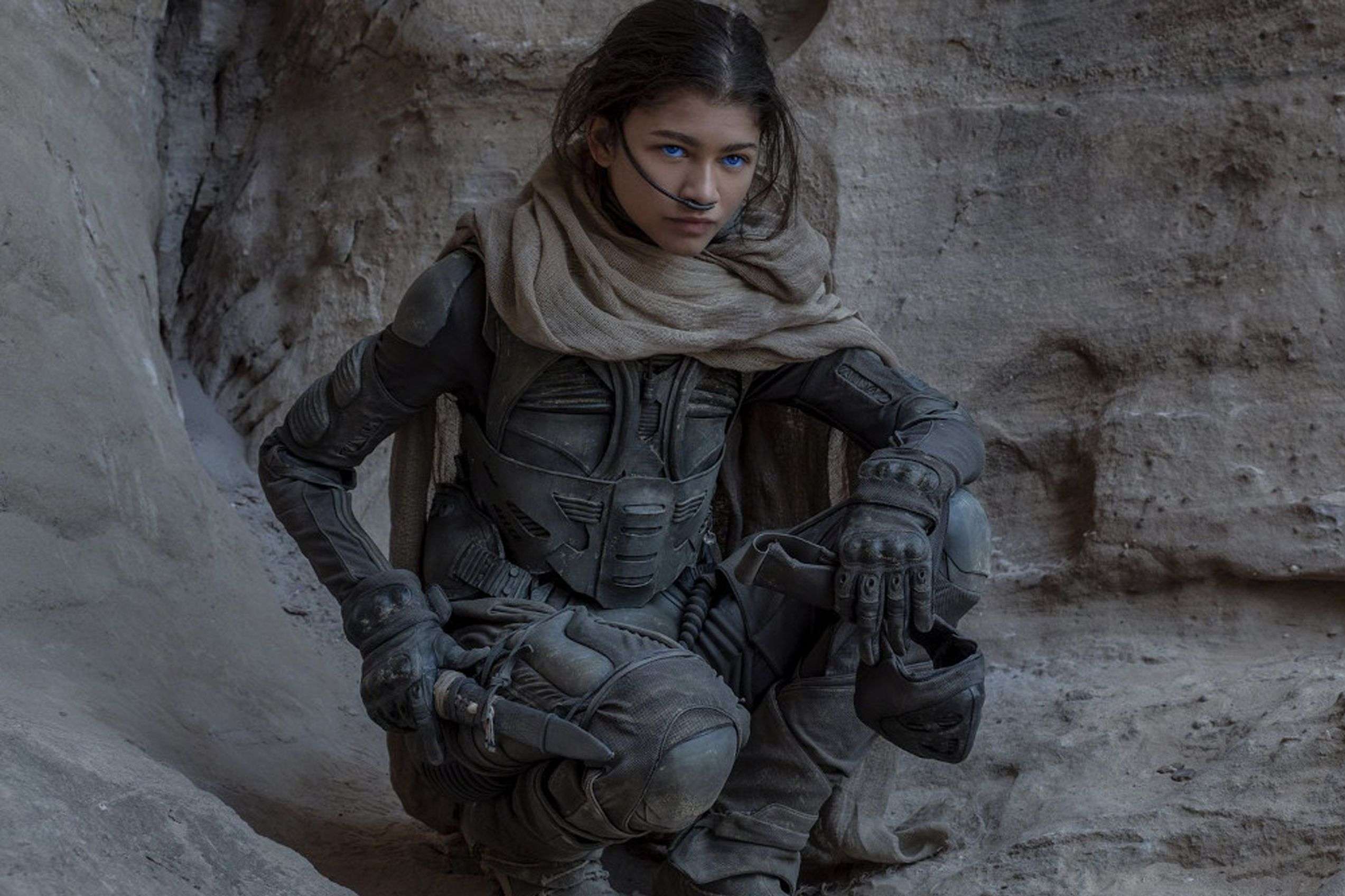 WE HAVE OFFICIALLY ENTERED THE DUNE ERA, HERE’S HOW TO DRESS FOR IT