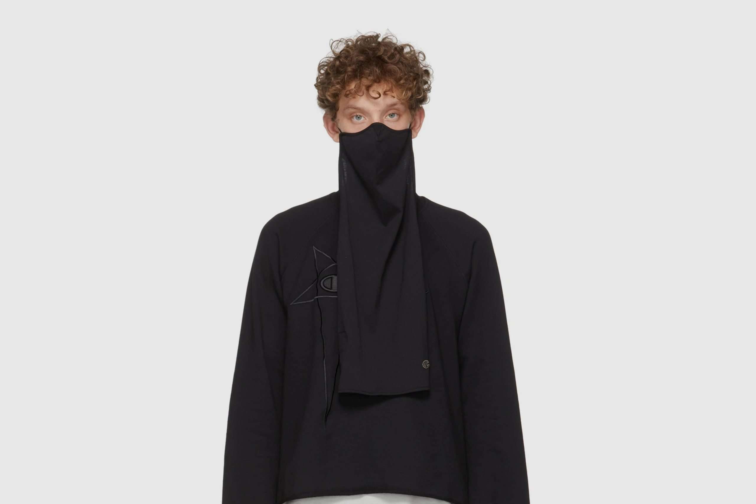 WE HAVE OFFICIALLY ENTERED THE DUNE ERA, HERE’S HOW TO DRESS FOR IT