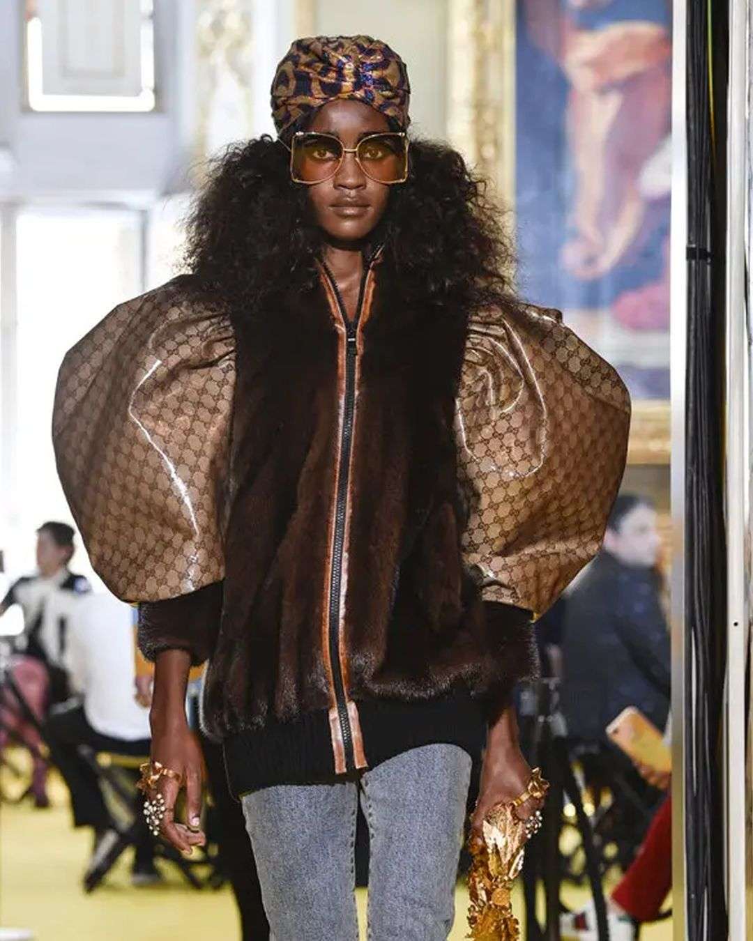 HOW KNOCK-OFFS KEEP FASHION FRESH