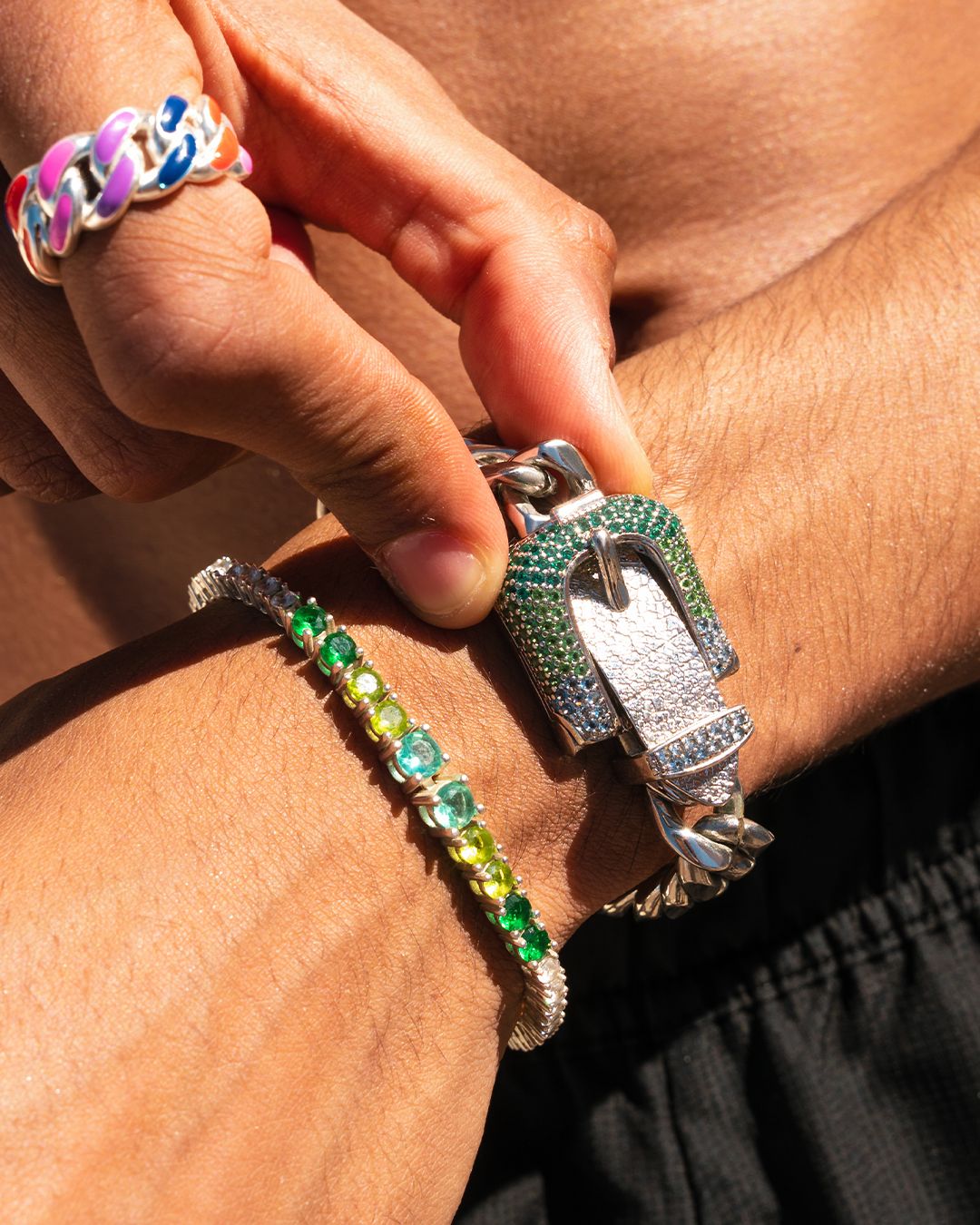 FEATHER PENDANTS GETS FLUID FOR PRE FALL