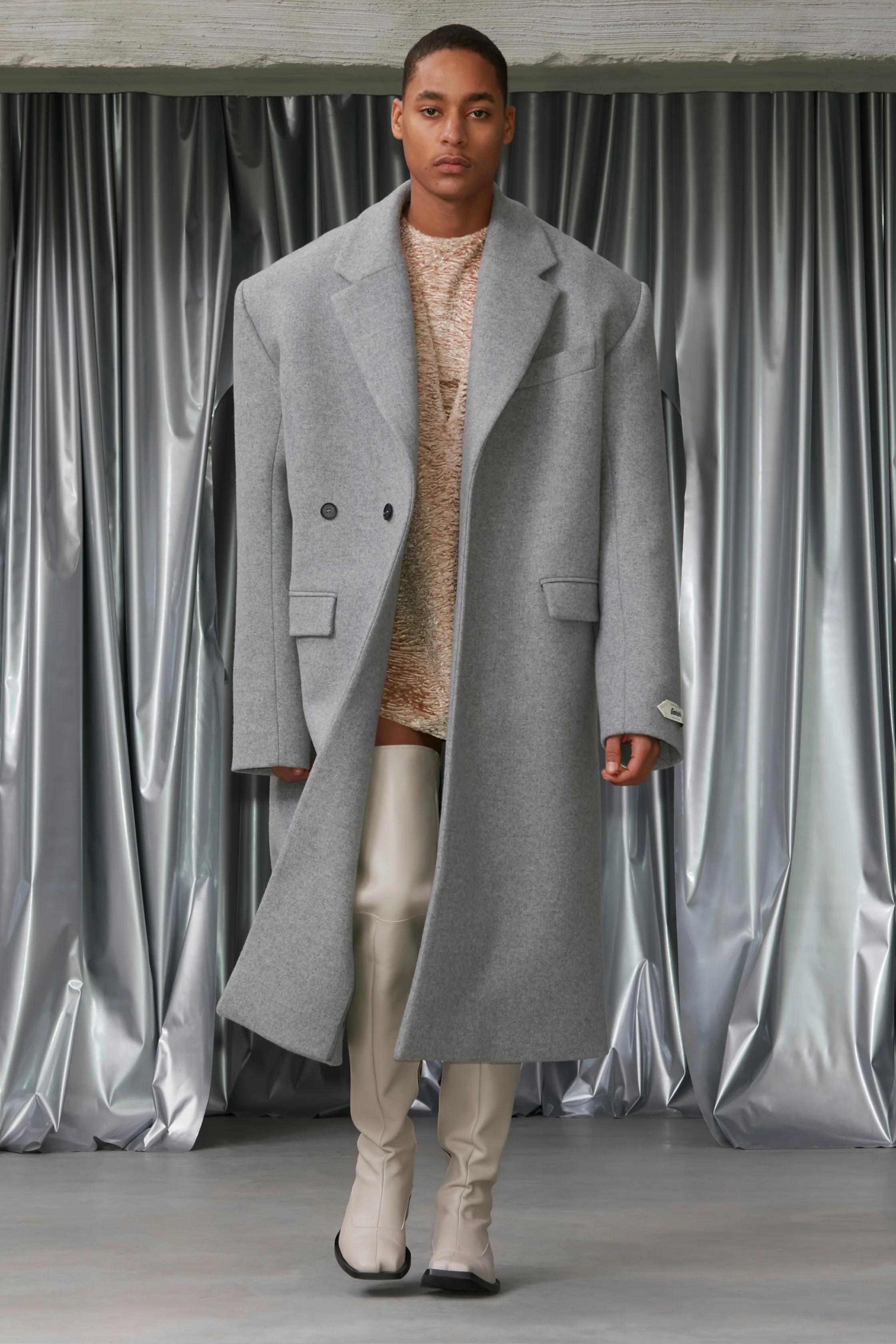 GMBH AW22 DELIVERED POWER & CONSTRAINT, FORMALITY & SENSUALITY