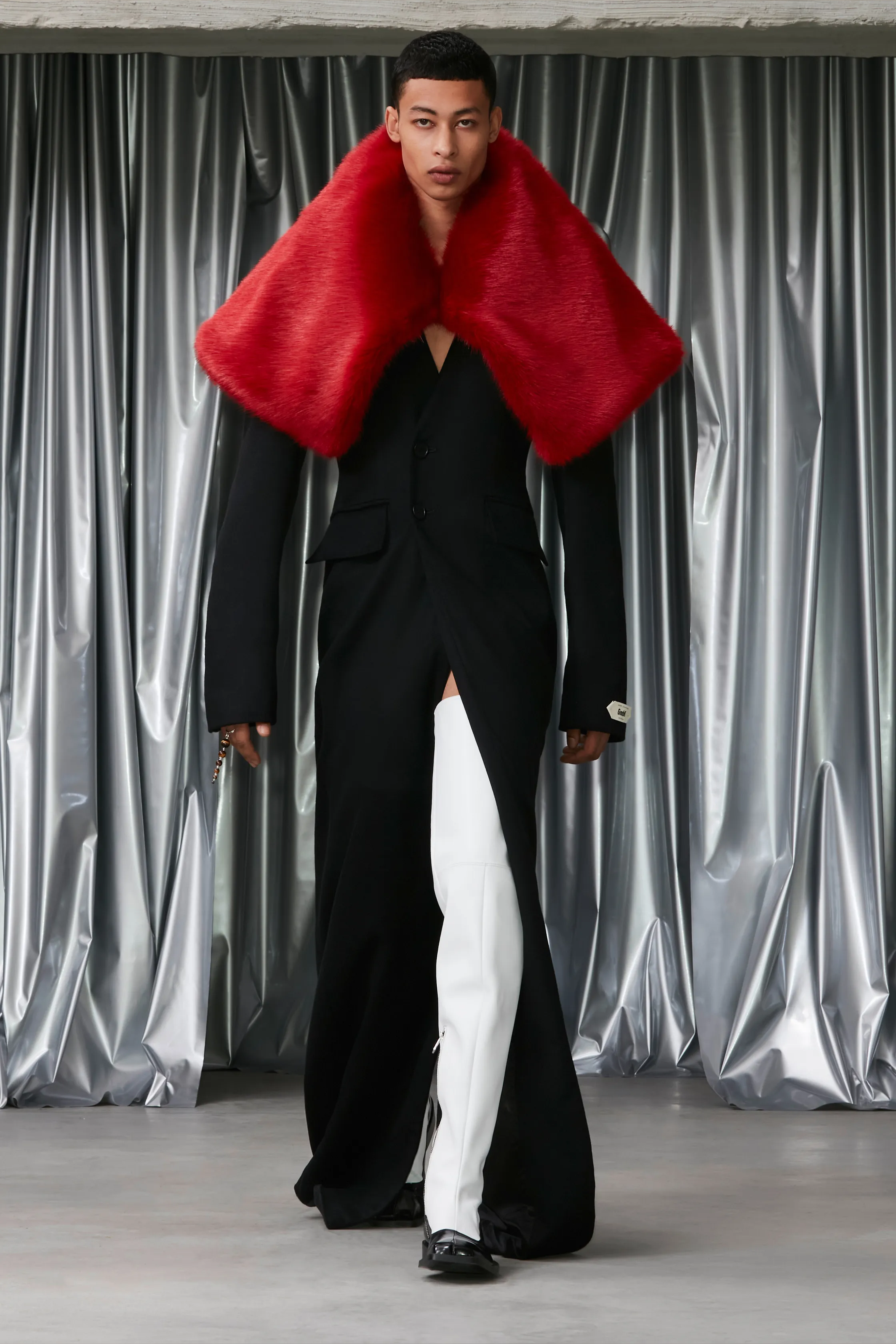 GMBH AW22 DELIVERED POWER & CONSTRAINT, FORMALITY & SENSUALITY