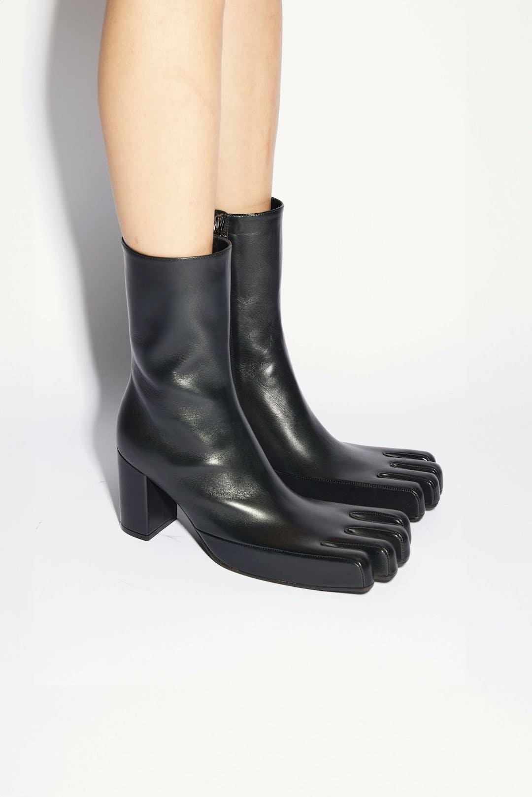 Beate Karlsson AVAVAV Finger Boots