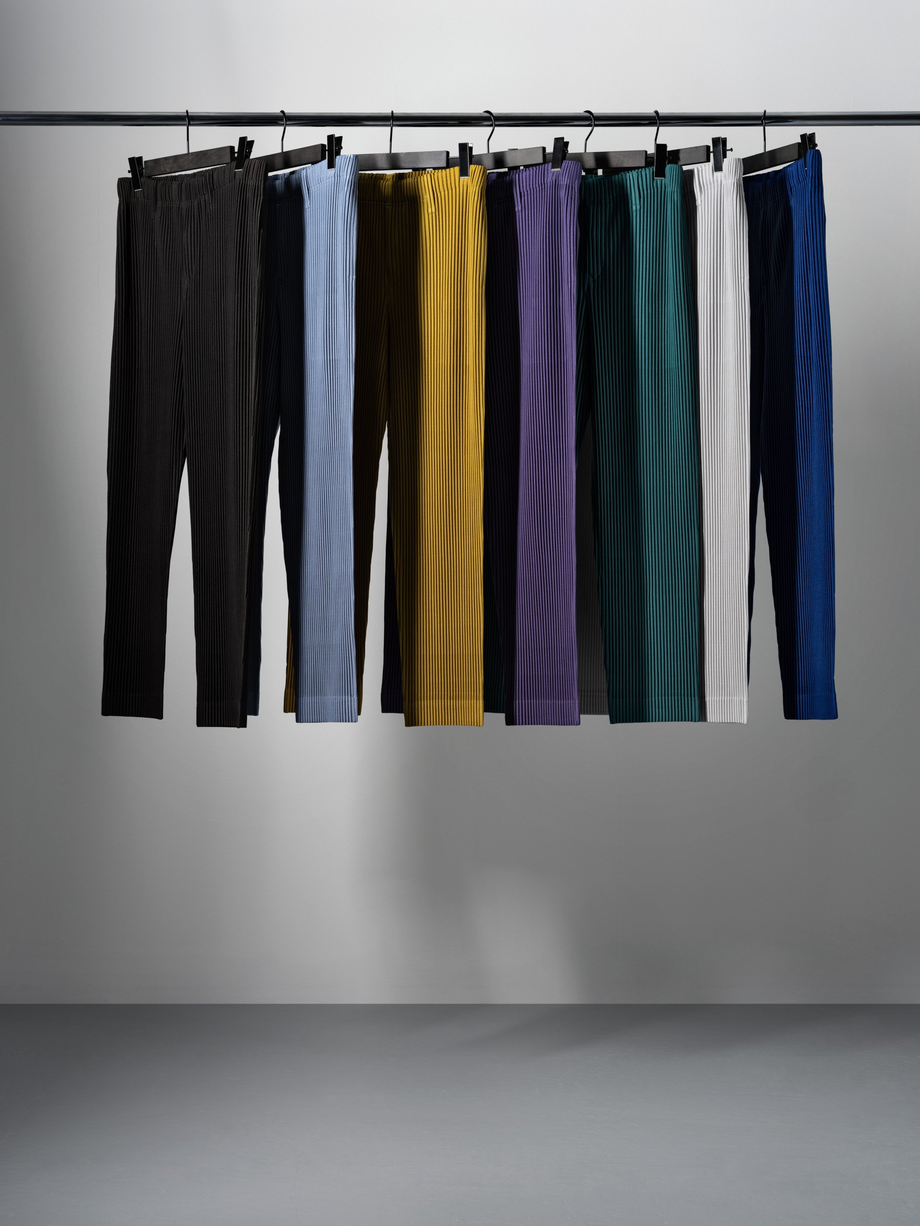 HOMME PLISSÉ ISSEY MIYAKE celebrates 10 years with the “DECADE” capsule