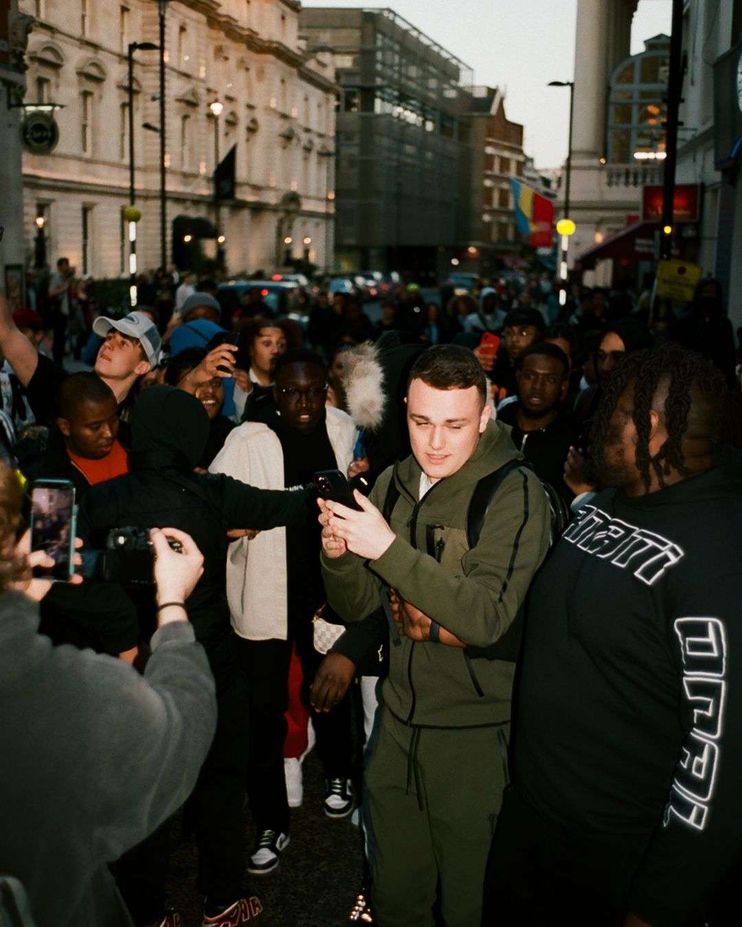 WE OUTSIDE: TRAPSTAR’S POP UP & RONDODASOSA’S KICK GAME GIVEAWAY SHUT DOWN LONDON