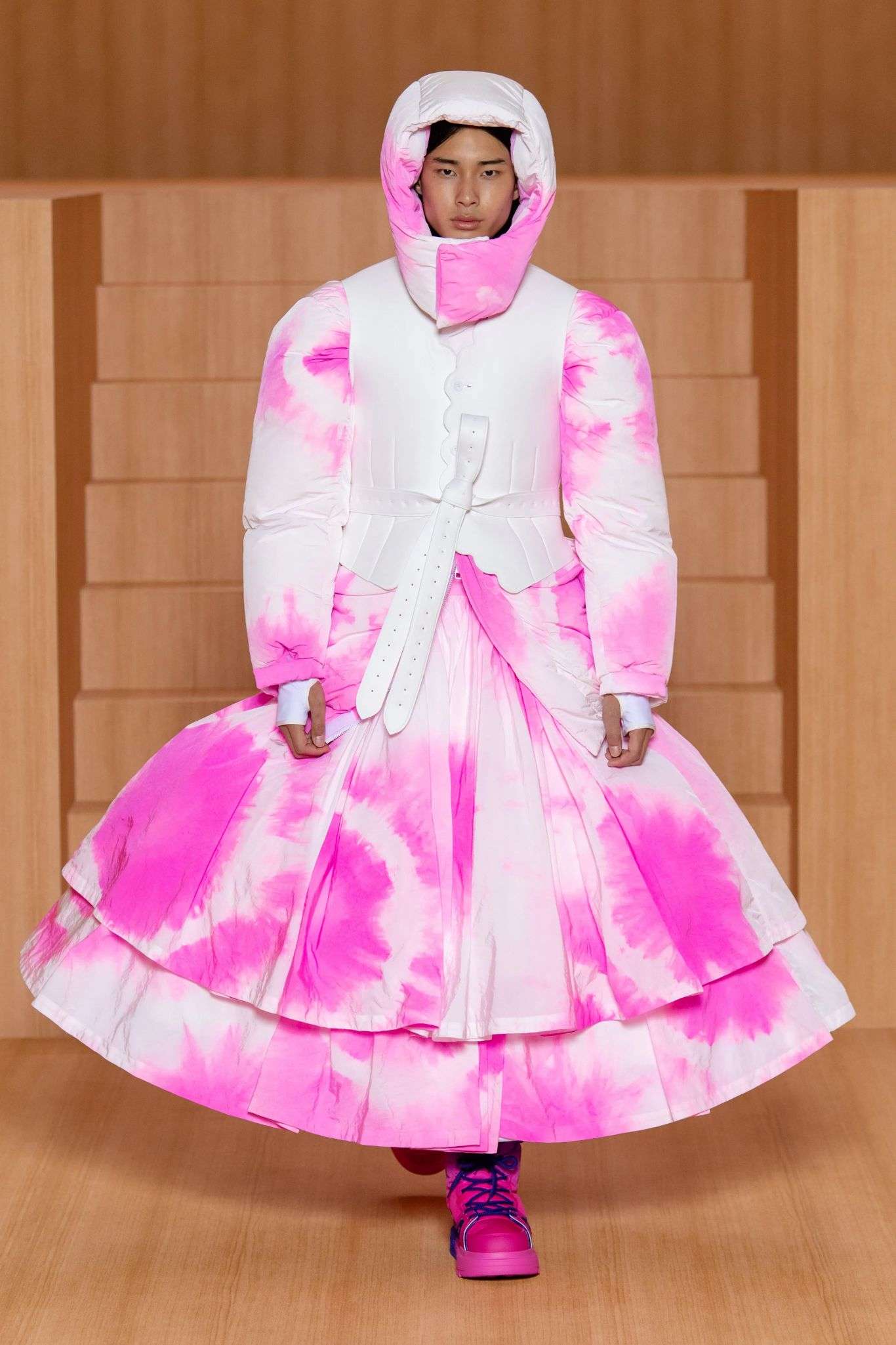 HOW VIRGIL ABLOH USED 6 SECONDS OF MUSIC TO INSPIRE THE ENTIRE LOUIS VUITTON SS22 SHOW