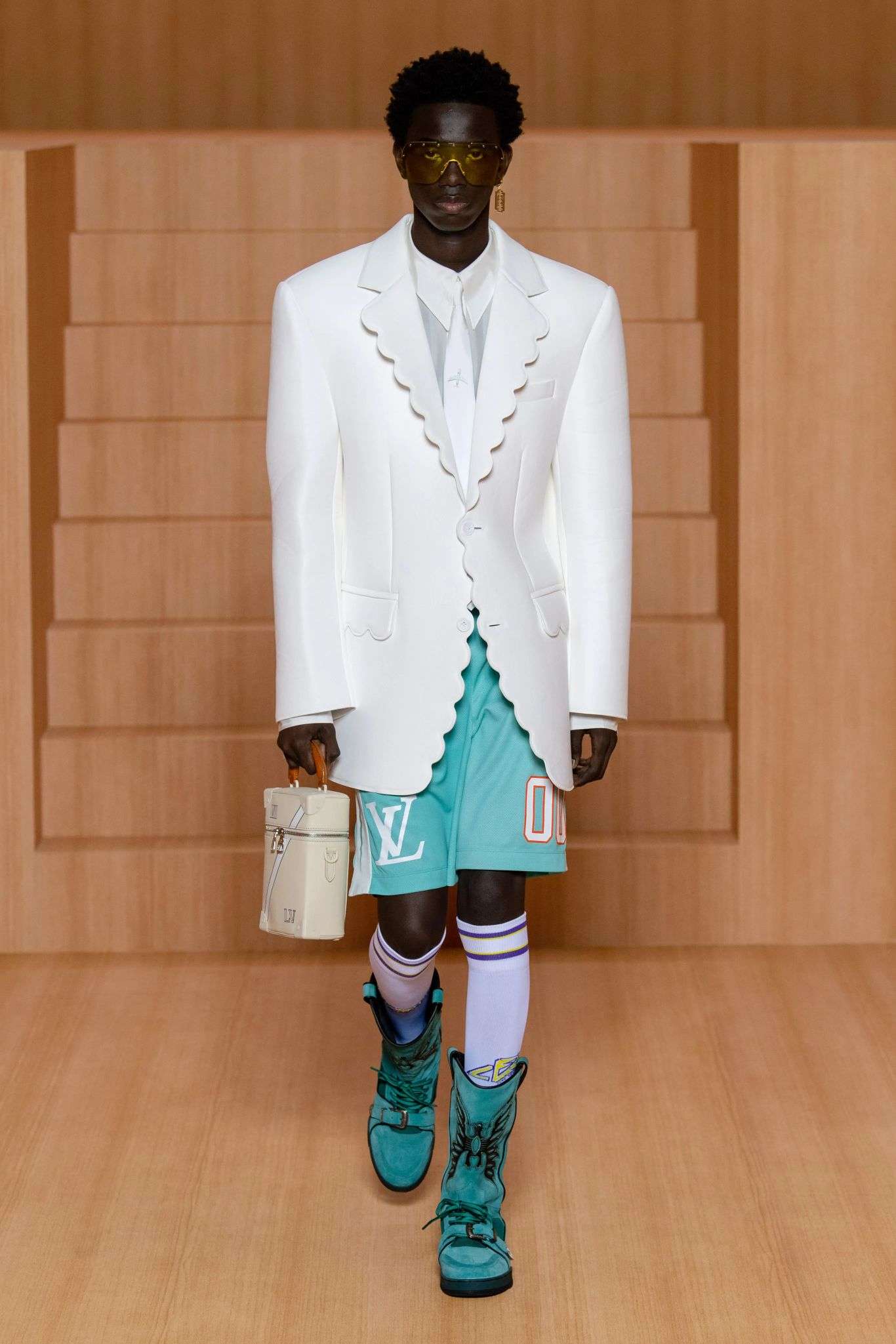 HOW VIRGIL ABLOH USED 6 SECONDS OF MUSIC TO INSPIRE THE ENTIRE LOUIS VUITTON SS22 SHOW