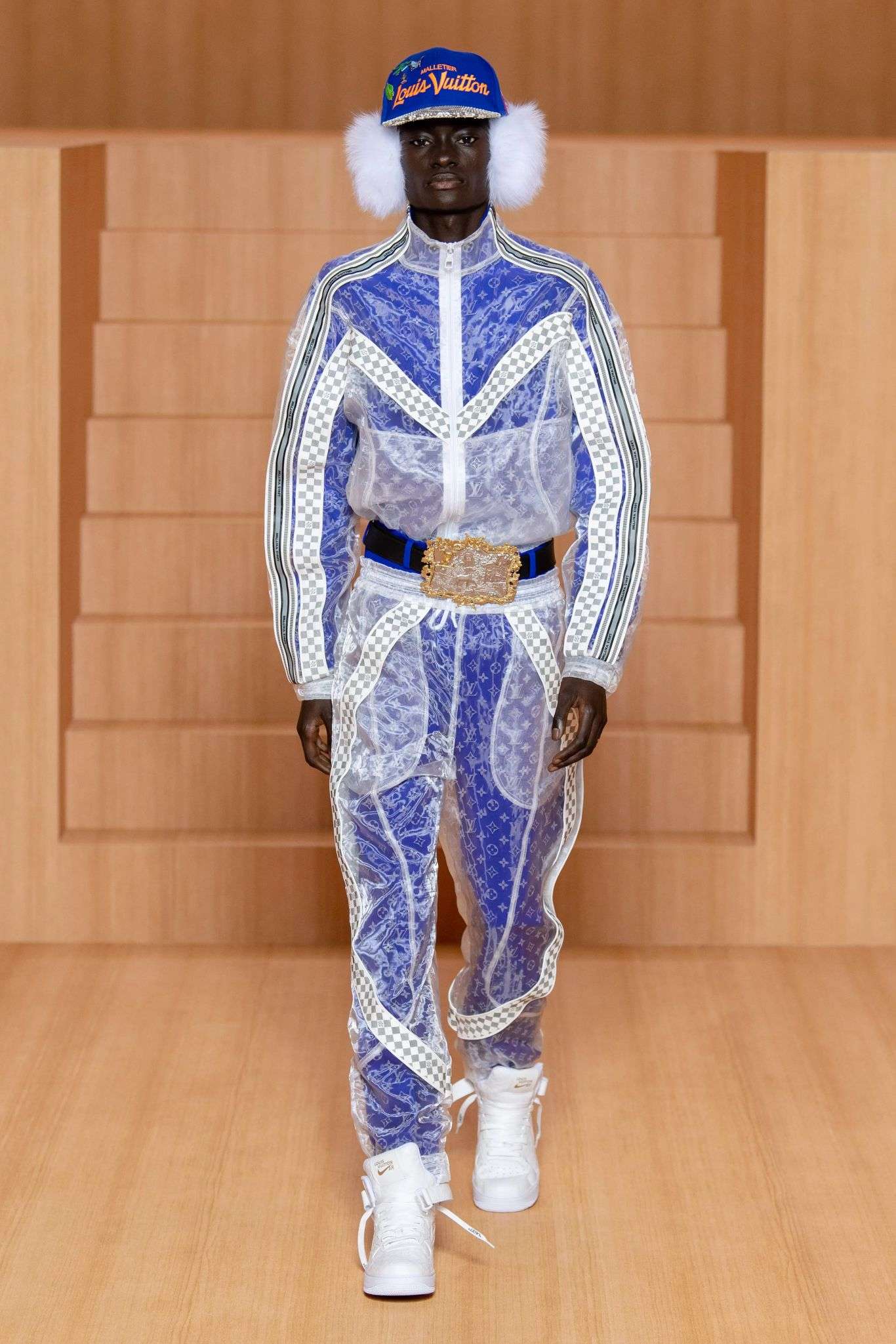 HOW VIRGIL ABLOH USED 6 SECONDS OF MUSIC TO INSPIRE THE ENTIRE LOUIS VUITTON SS22 SHOW
