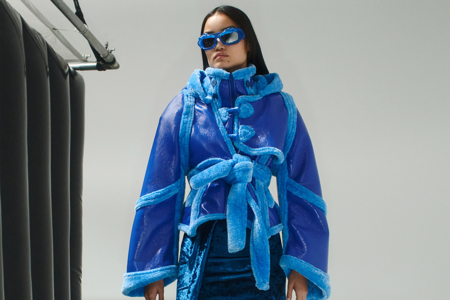 OTTOLINGER BROUGHT US LOW-LIT HUES & HIGH-LIT LOOKS