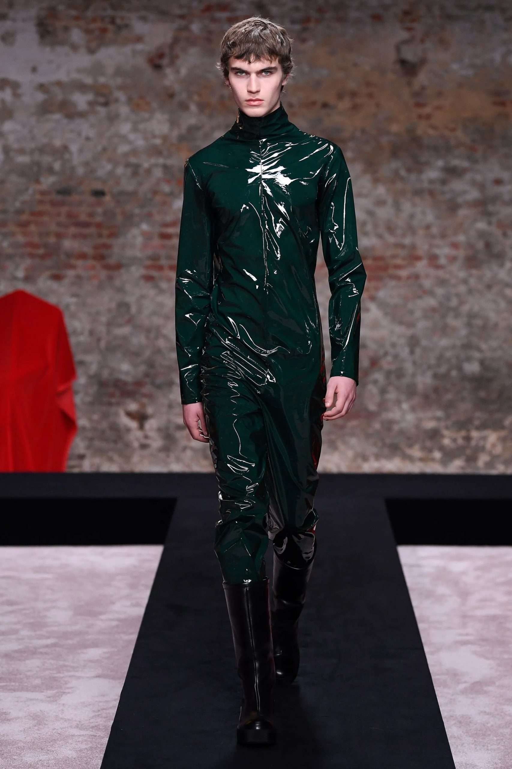DARK ROMANTICISM? RAF SIMONS HAS ME UNDER HIS SPELL