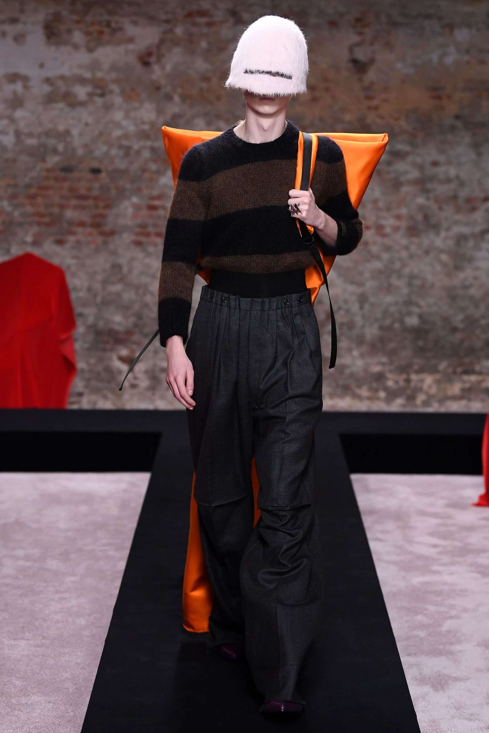 DARK ROMANTICISM? RAF SIMONS HAS ME UNDER HIS SPELL