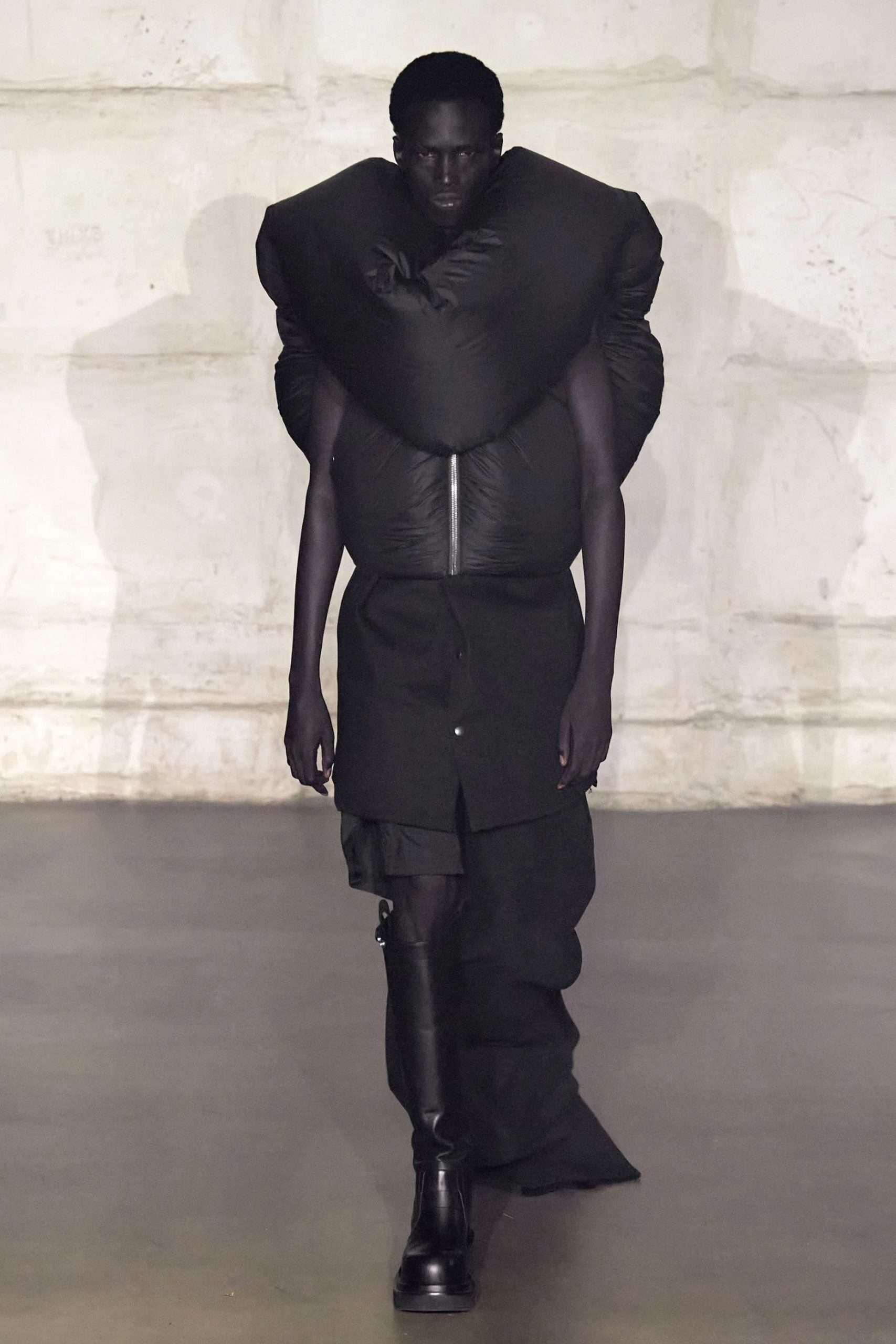RICK OWENS GETS "DELICIOUSLY SLEAZY" FOR AW22