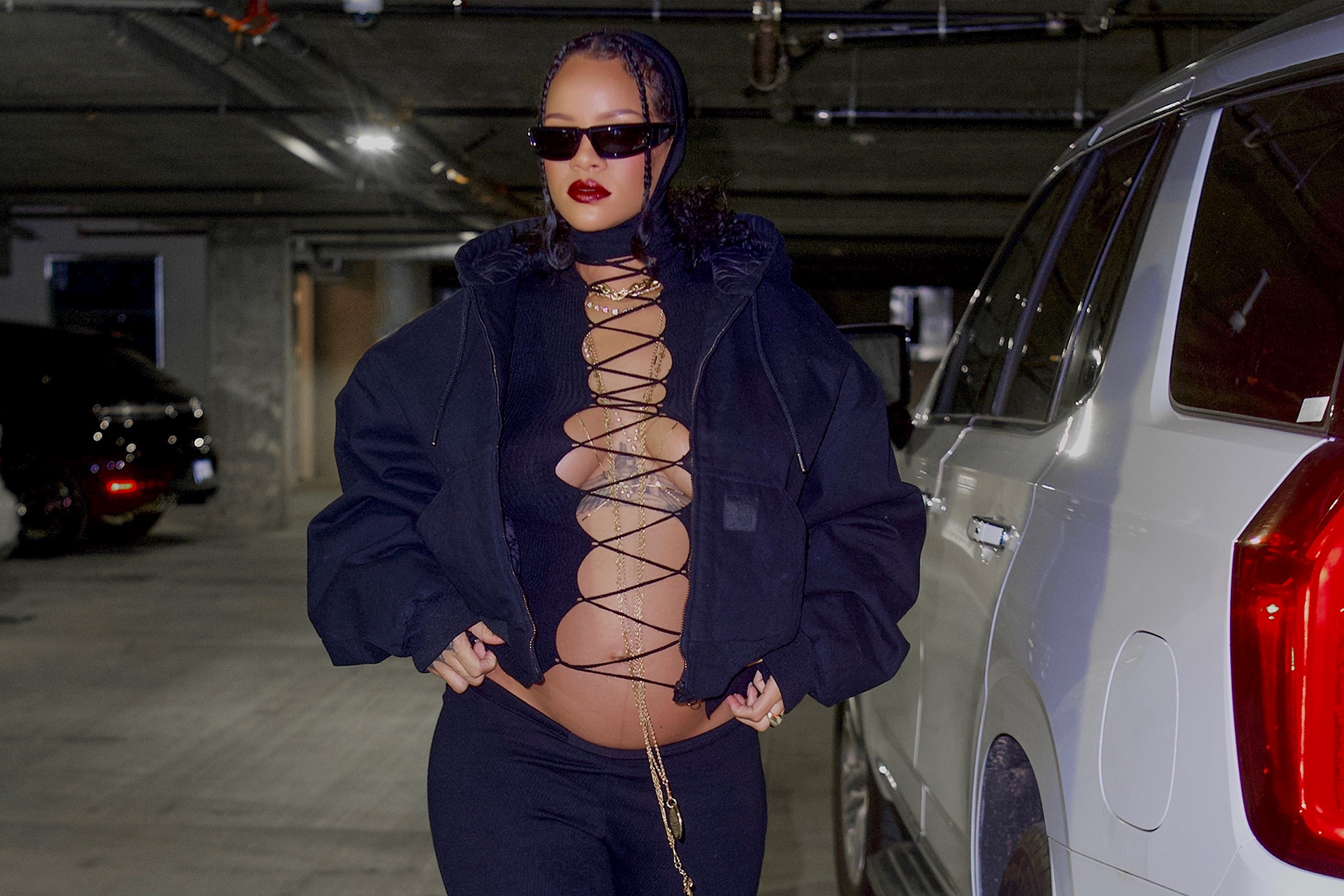 RIHANNA’S MATERNITY LOOKS ARE MAKING US BROODY…ISH