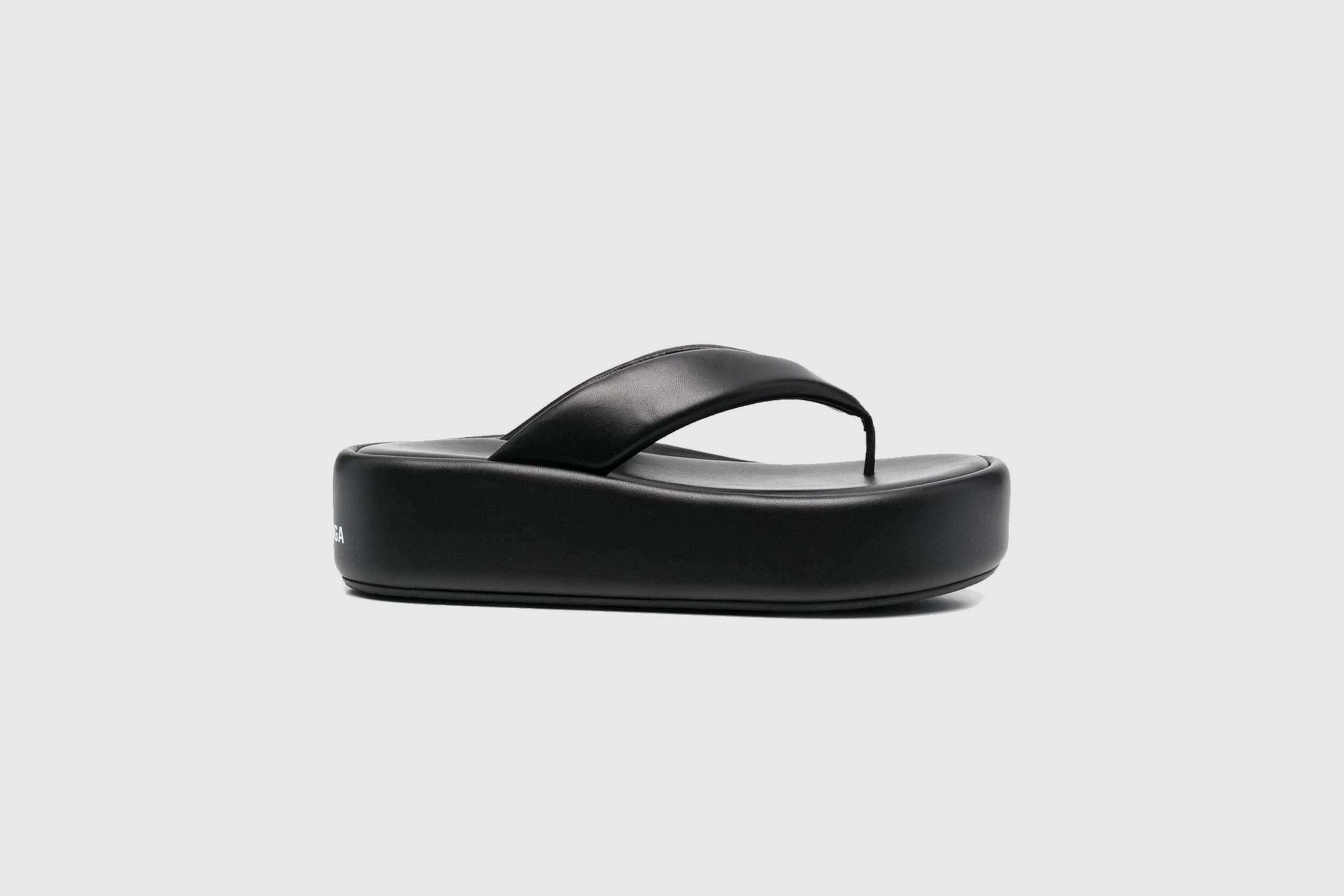 HAND BAGGAGE ONLY: HOLIDAY ESSENTIALS FOR THIS SUMMER