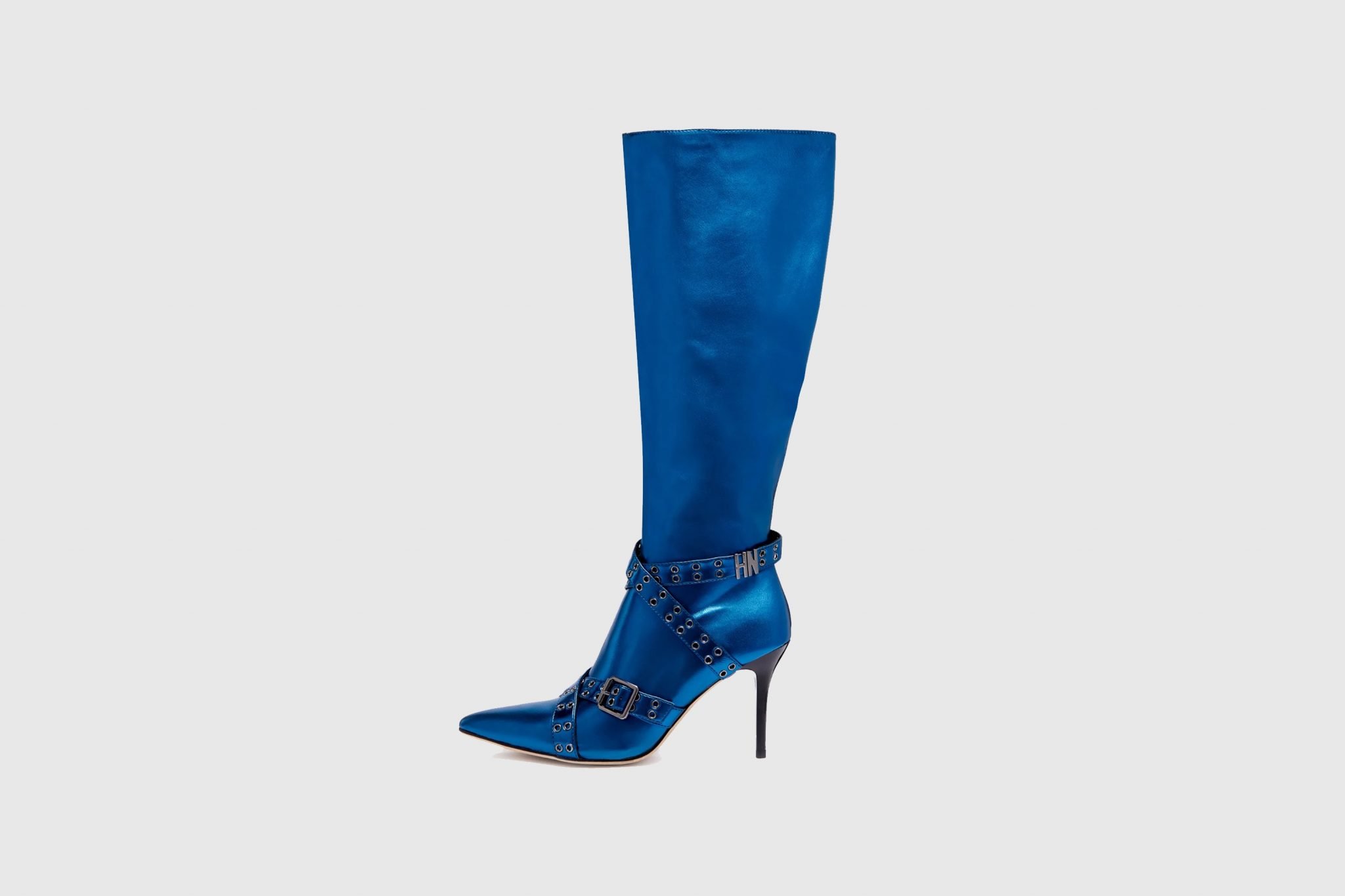 TRICK OR TREATING YOU TO A HALLOWEEN COSTUME: A SHOPPING GUIDE