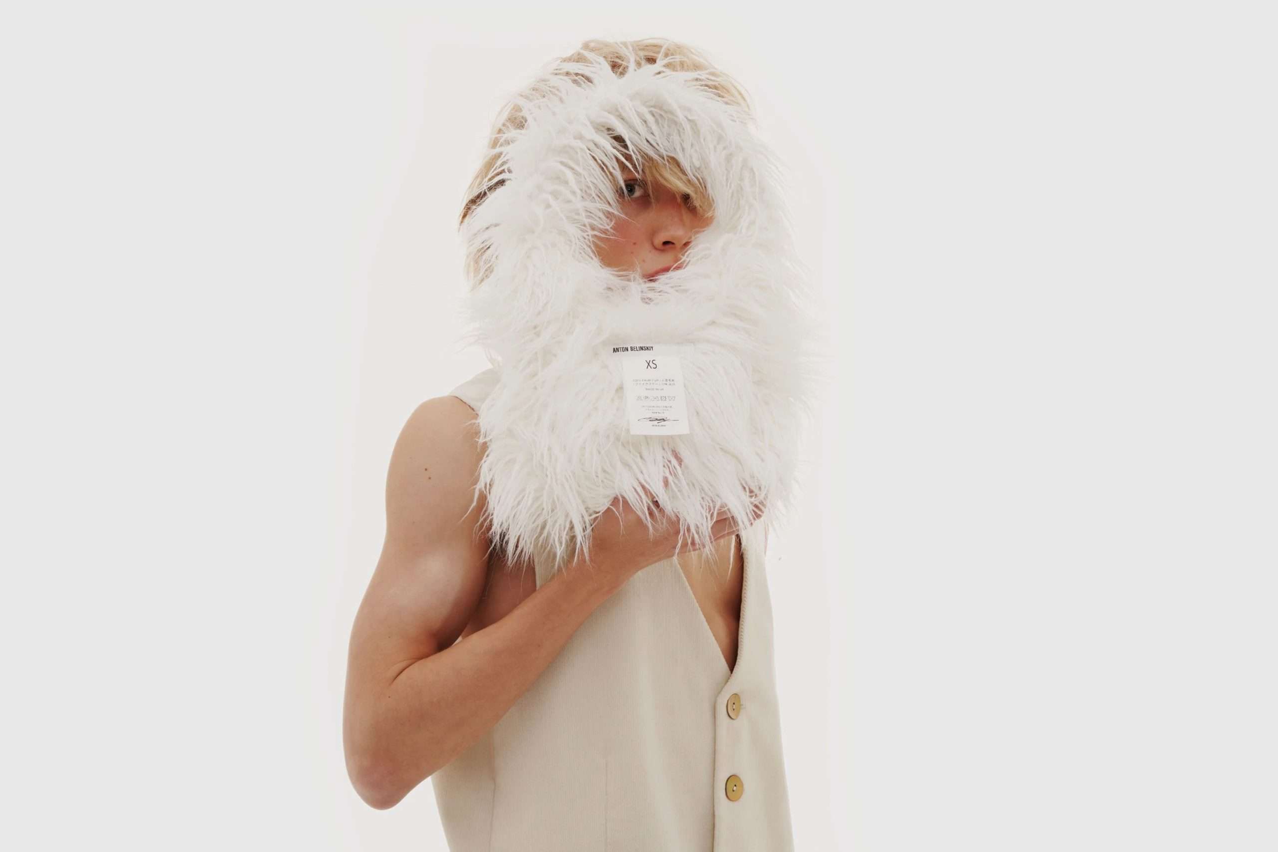 NO INVITE? NO PROBLEM. WHAT TO WEAR TO STUNT AT FASHION WEEK