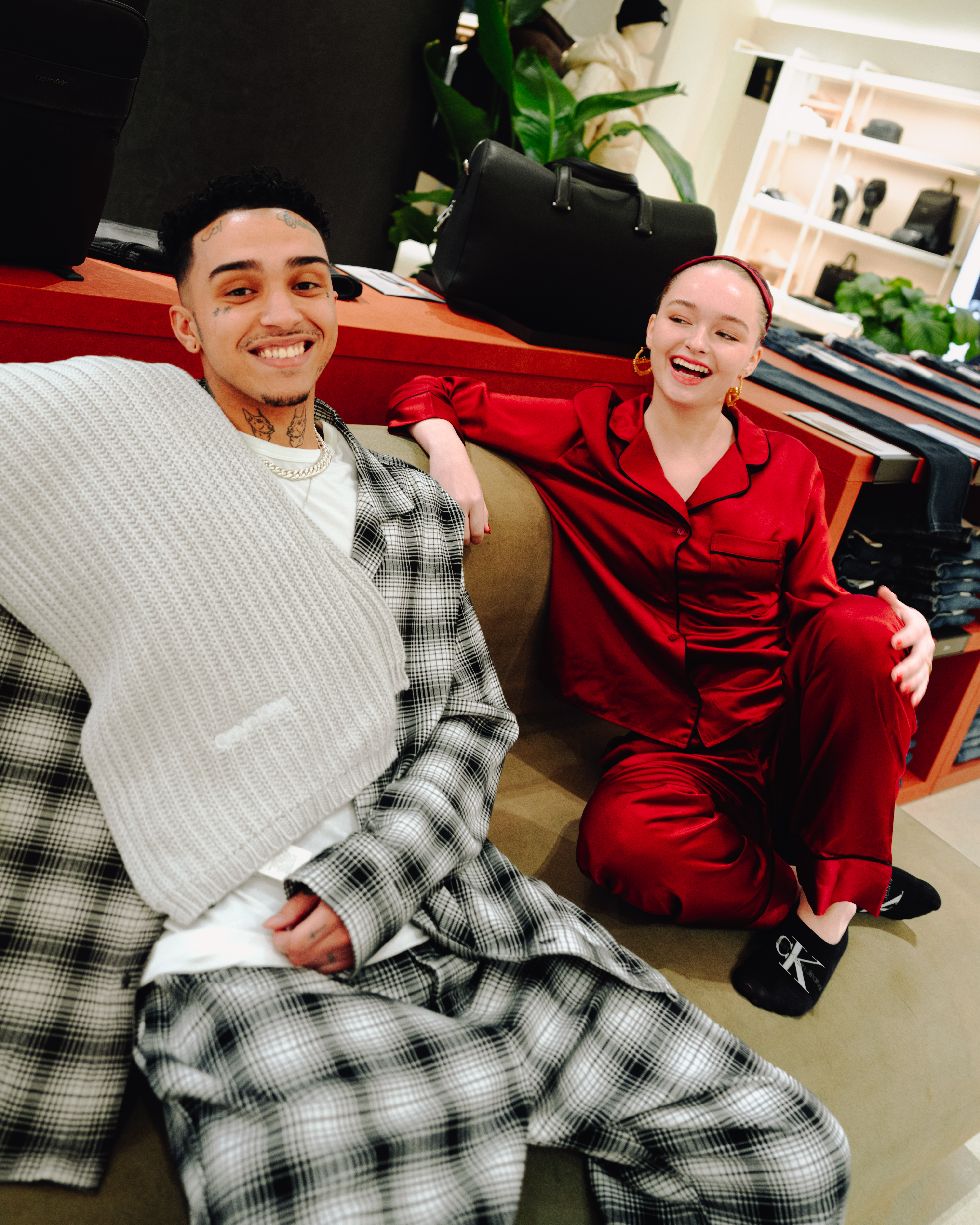 WE WENT CHRISTMAS SHOPPING AT CALVIN KLEIN WITH DEYAZ & MATHILDE