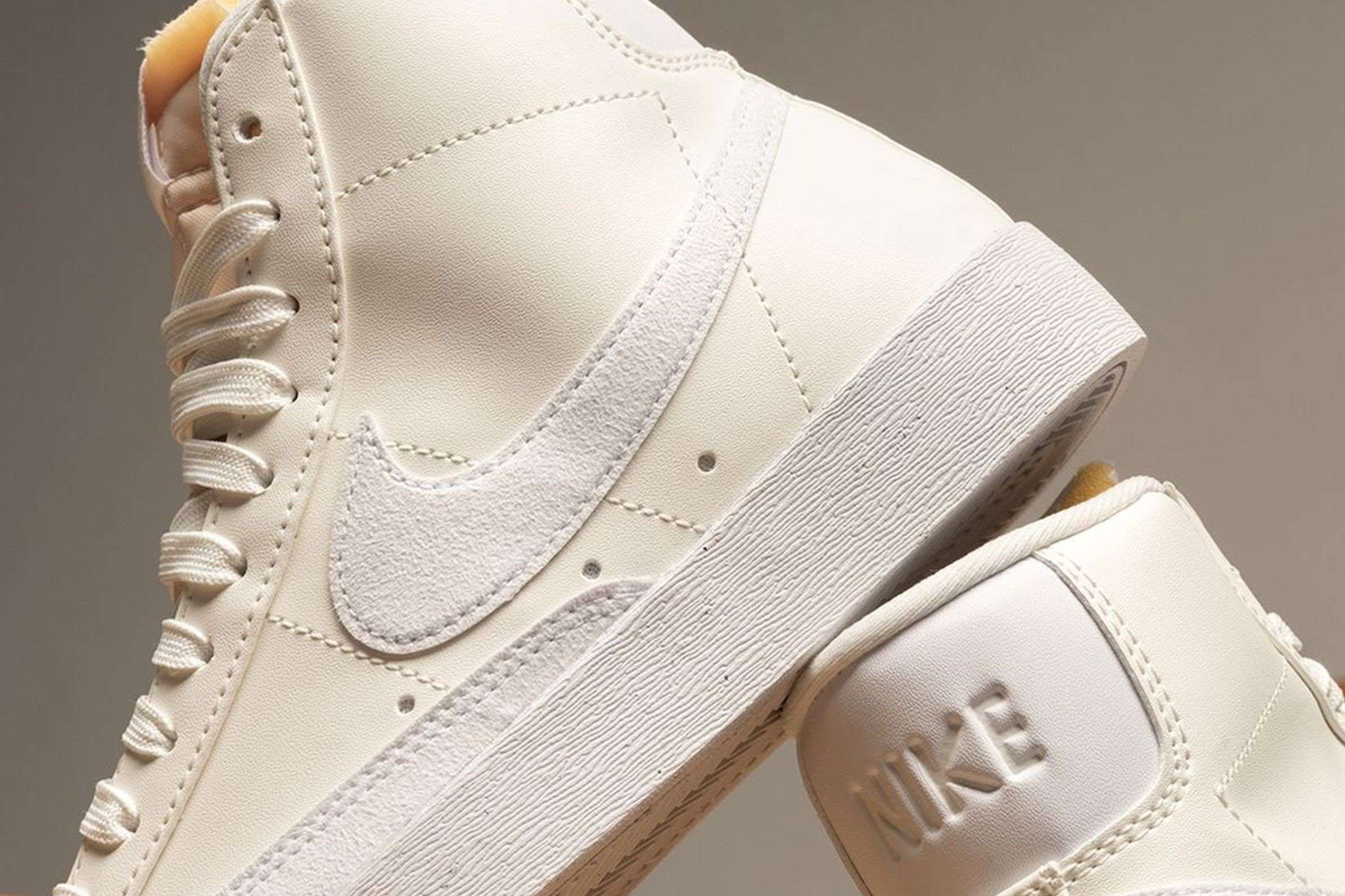 Asphaltgold nike sneakers