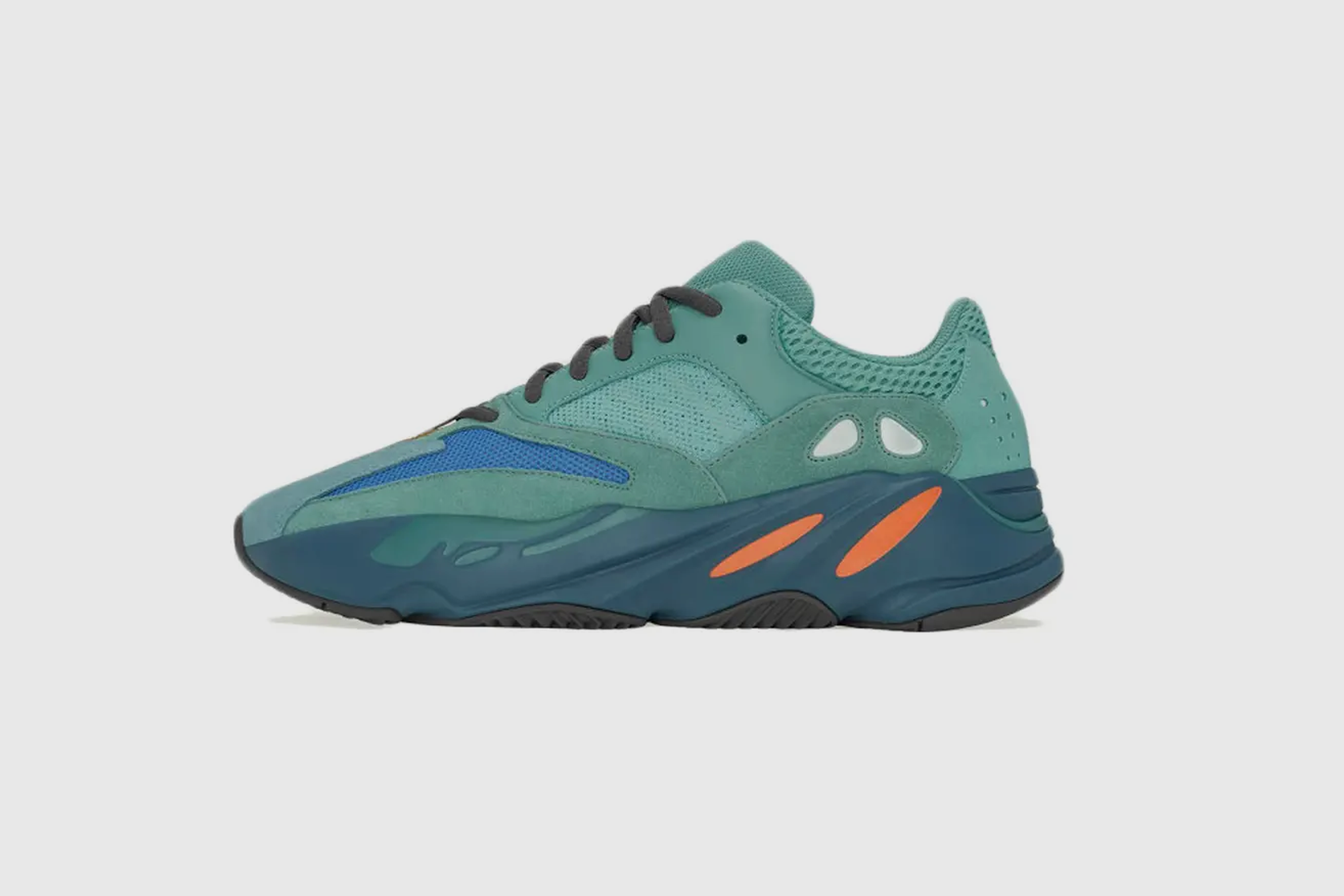 CONTROVERSY STRIKES THE SWOOSH - THIS WEEK IN SNEAKERS