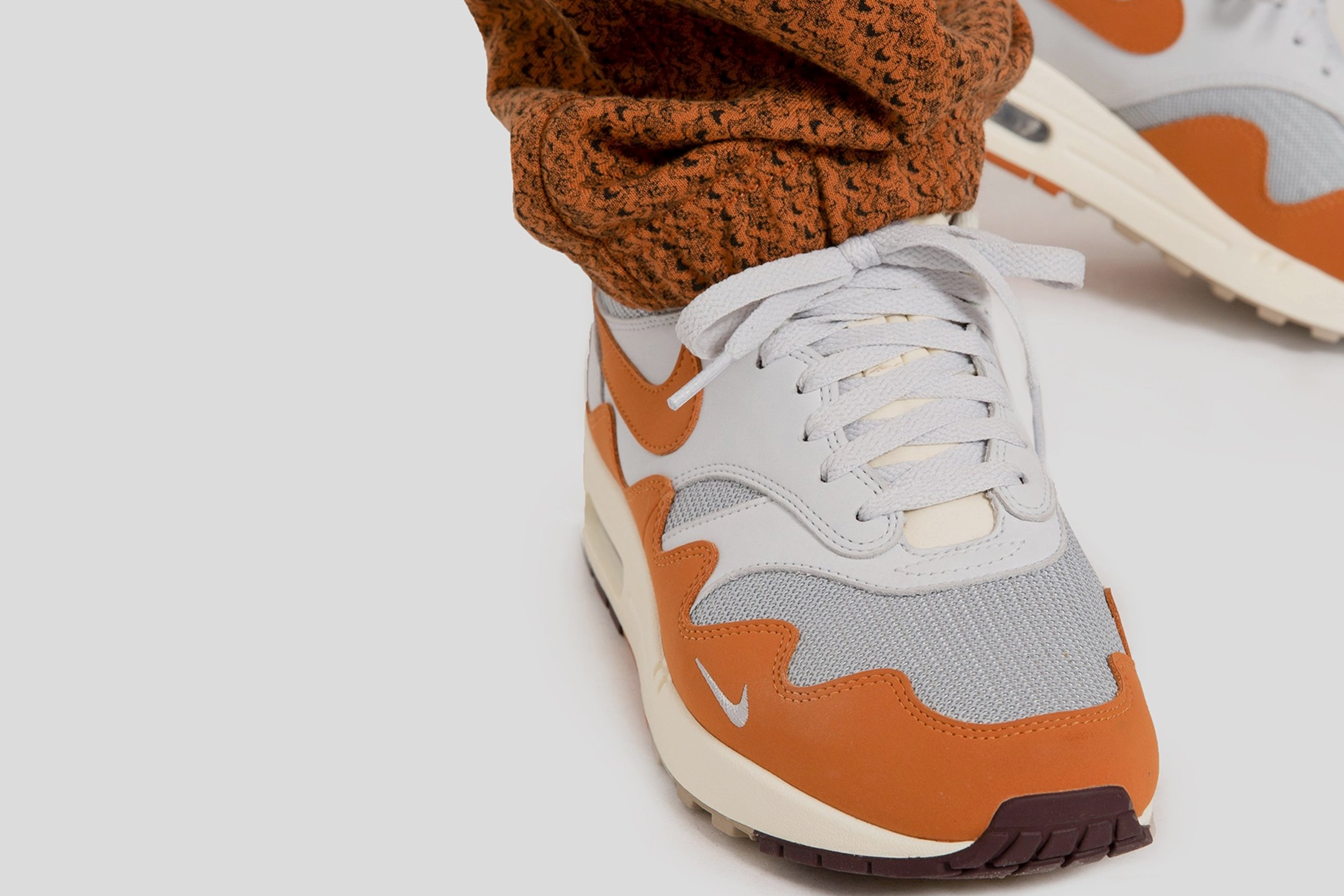 TEAMWORK MAKES THE DREAM WORK - THIS WEEK IN SNEAKERS