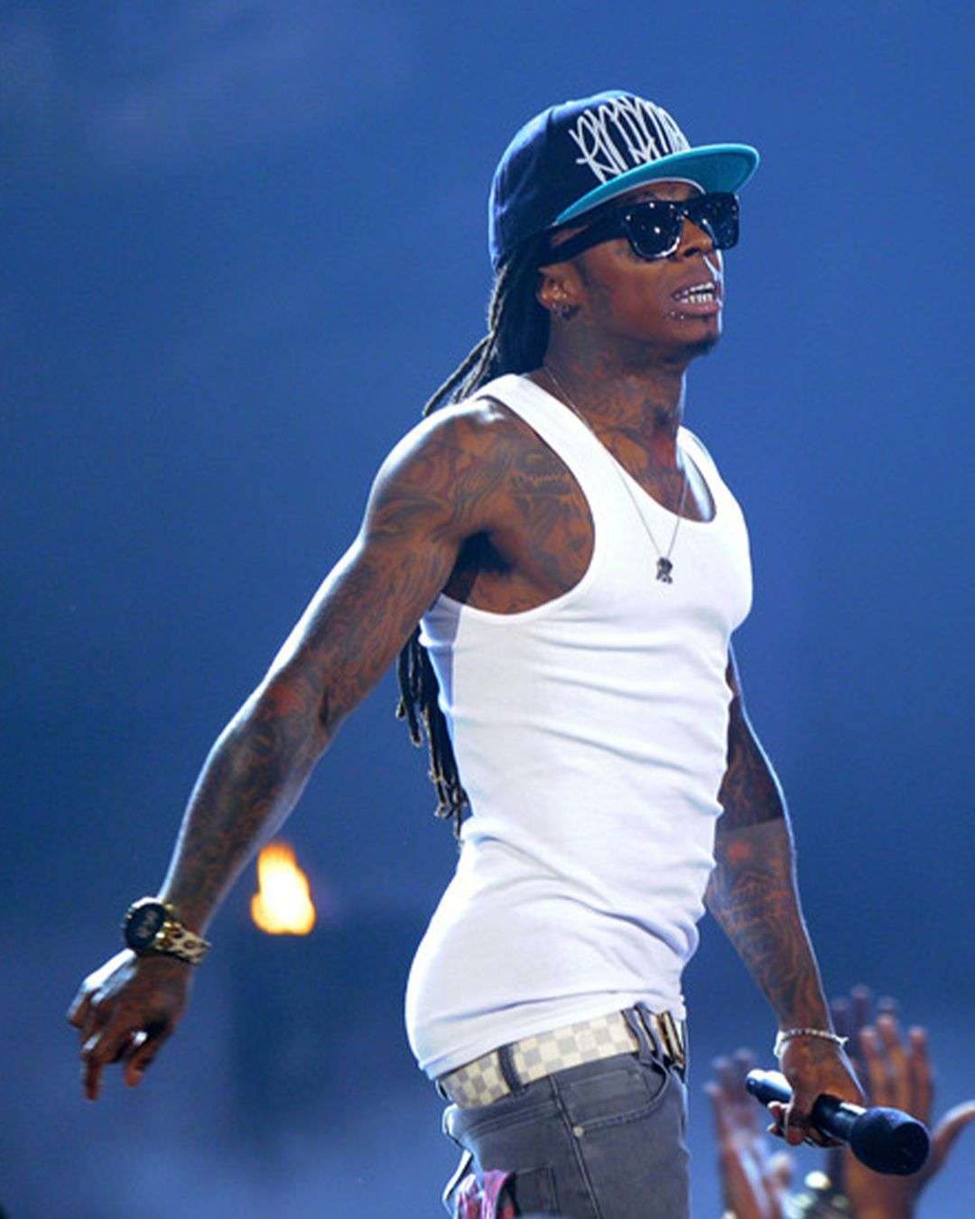 NORMCORE IS BACK THANKS TO THE WHITE TANK TOP