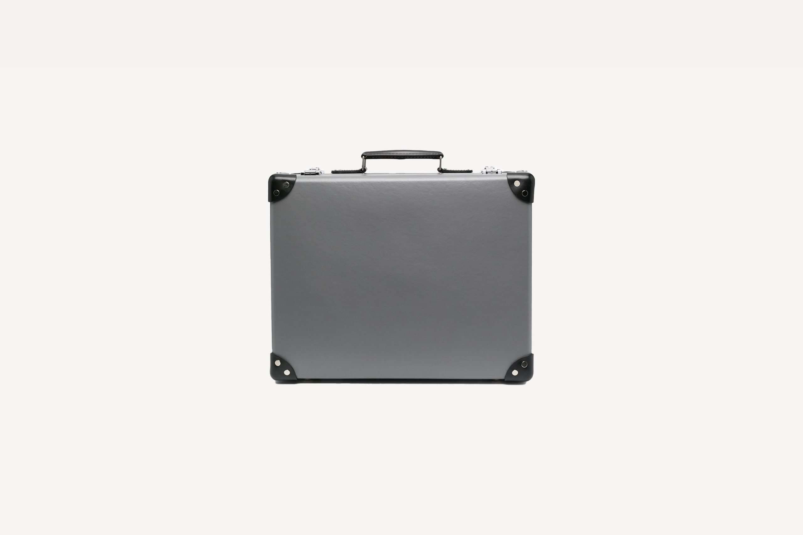 GO BIG OR GO SMALL WITH TRUNKS & LUGGAGE